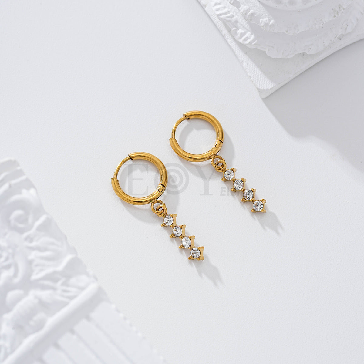 Pendientes de aro con barra circonitas acero