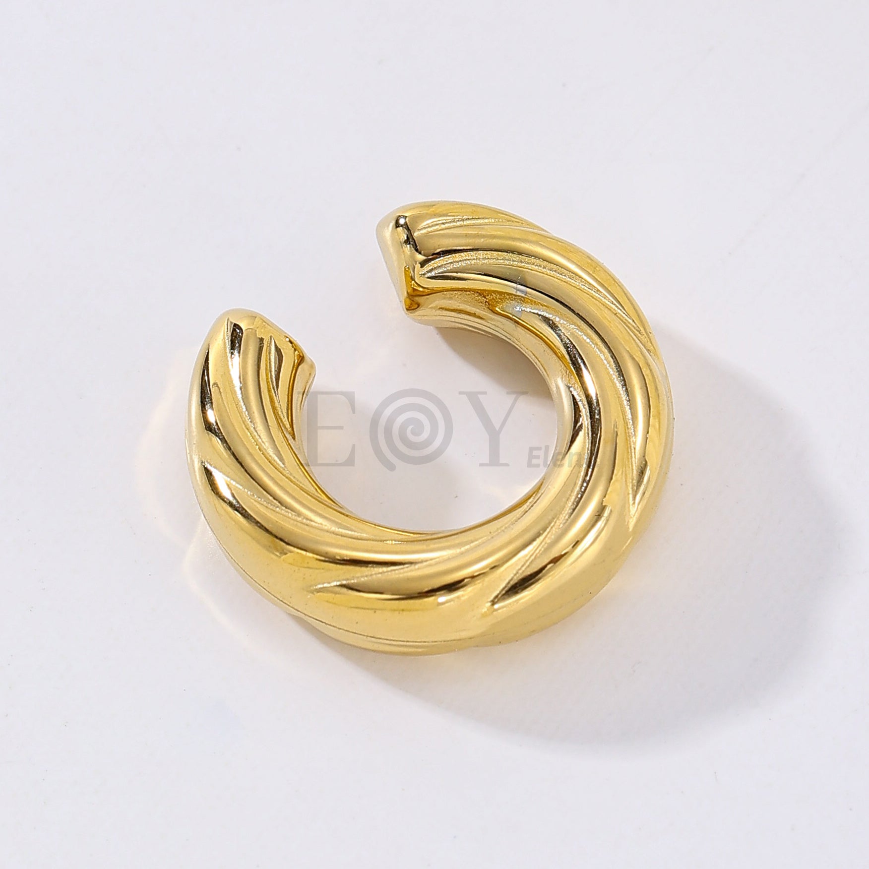 Brazalete de oreja grueso