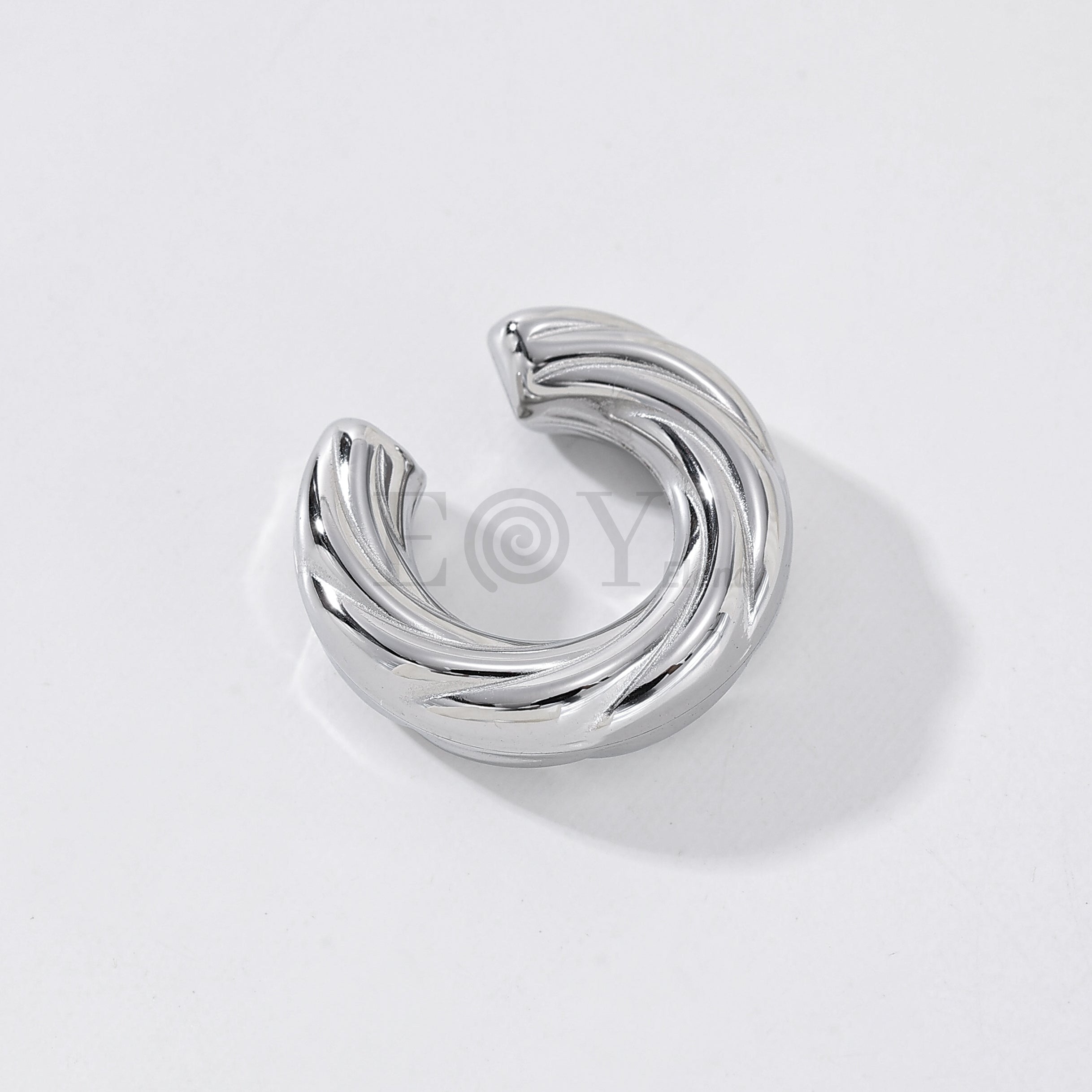Brazalete de oreja grueso