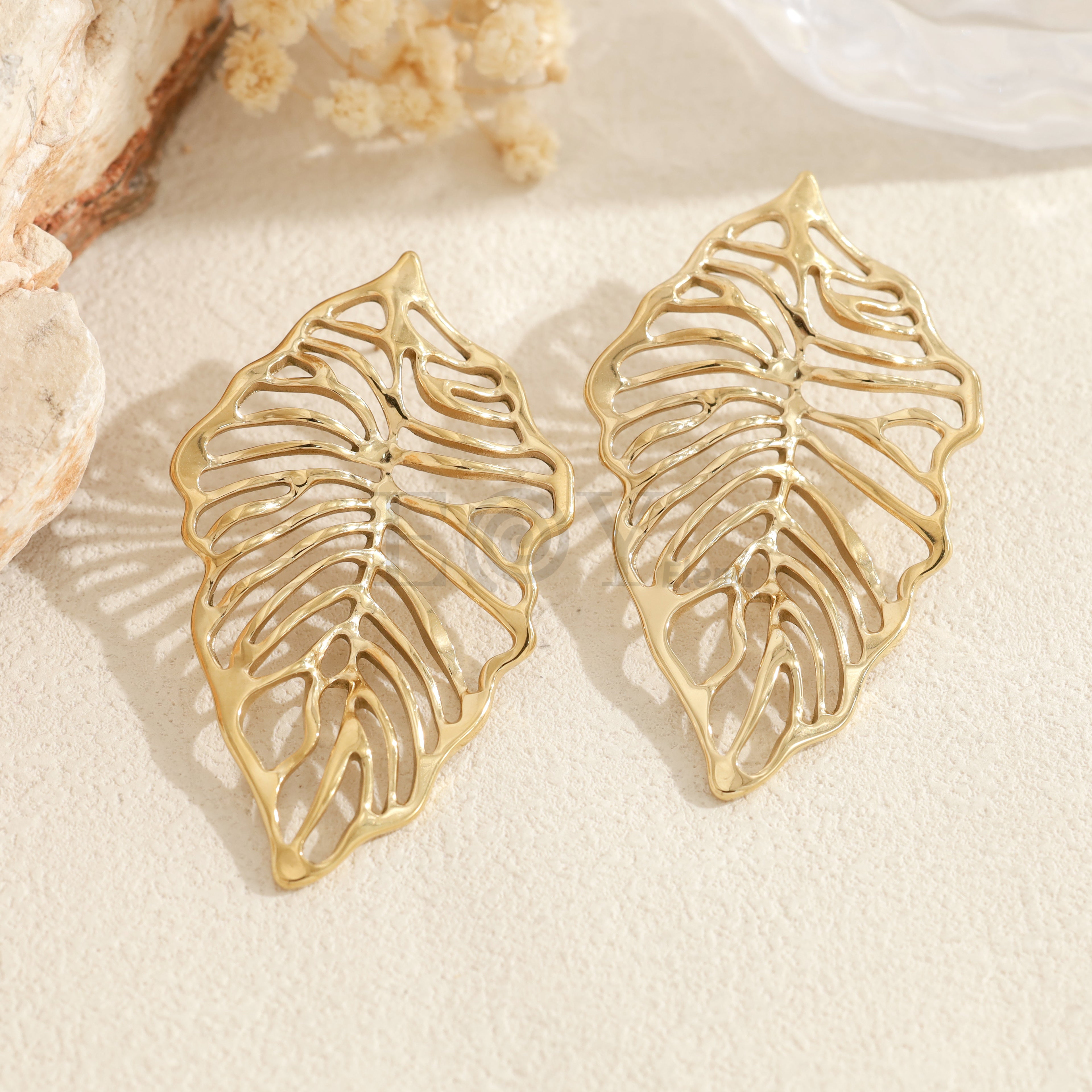 Pendientes grandes de hoja calada