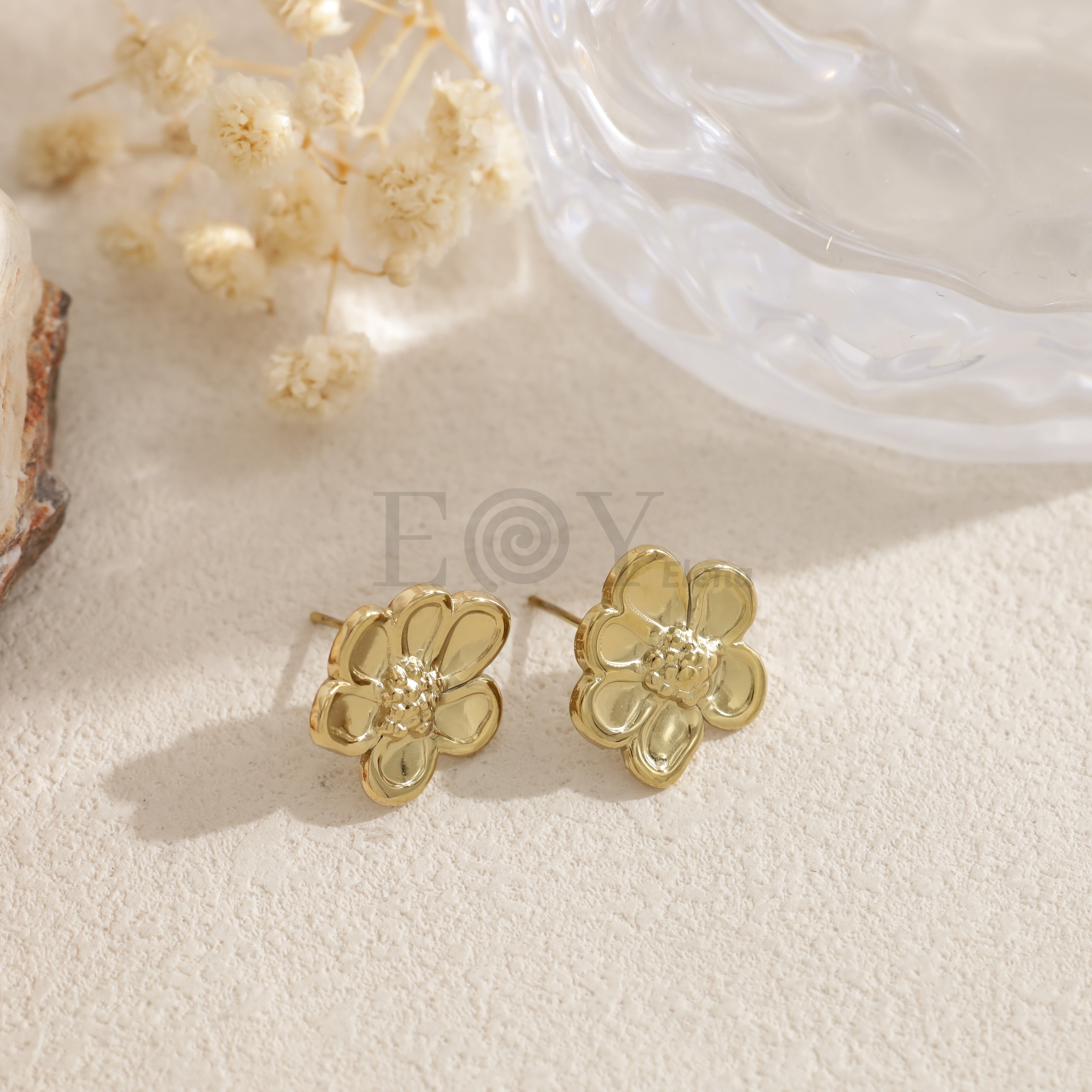 Pendientes flor pequeña dorada
