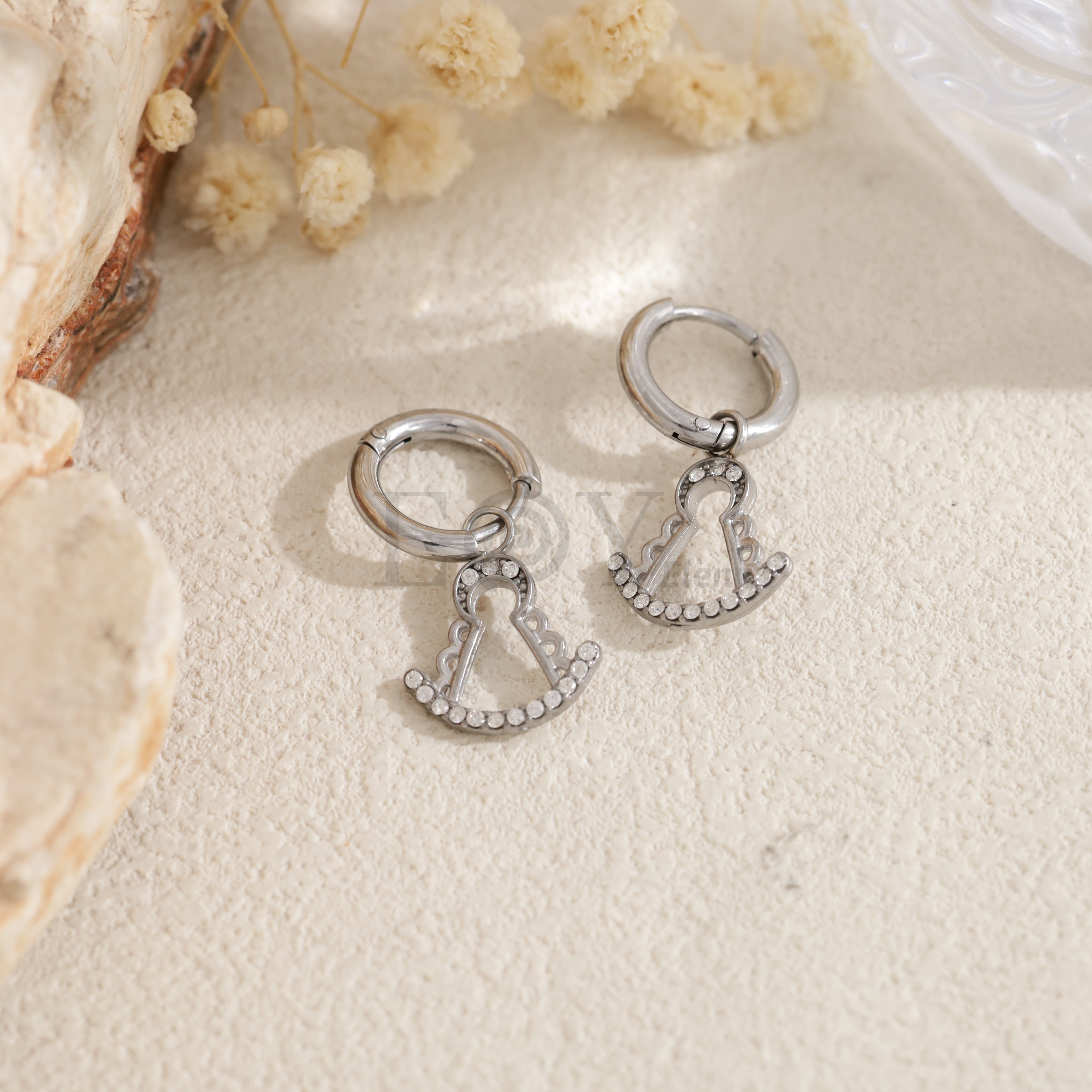 Aros con colgante Virgen del Pilar