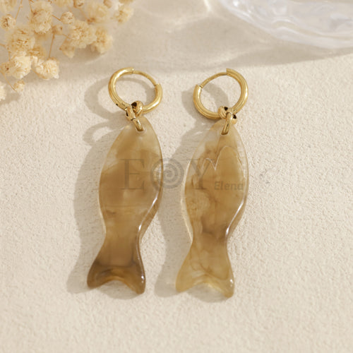 Aros con colgante pez de resina