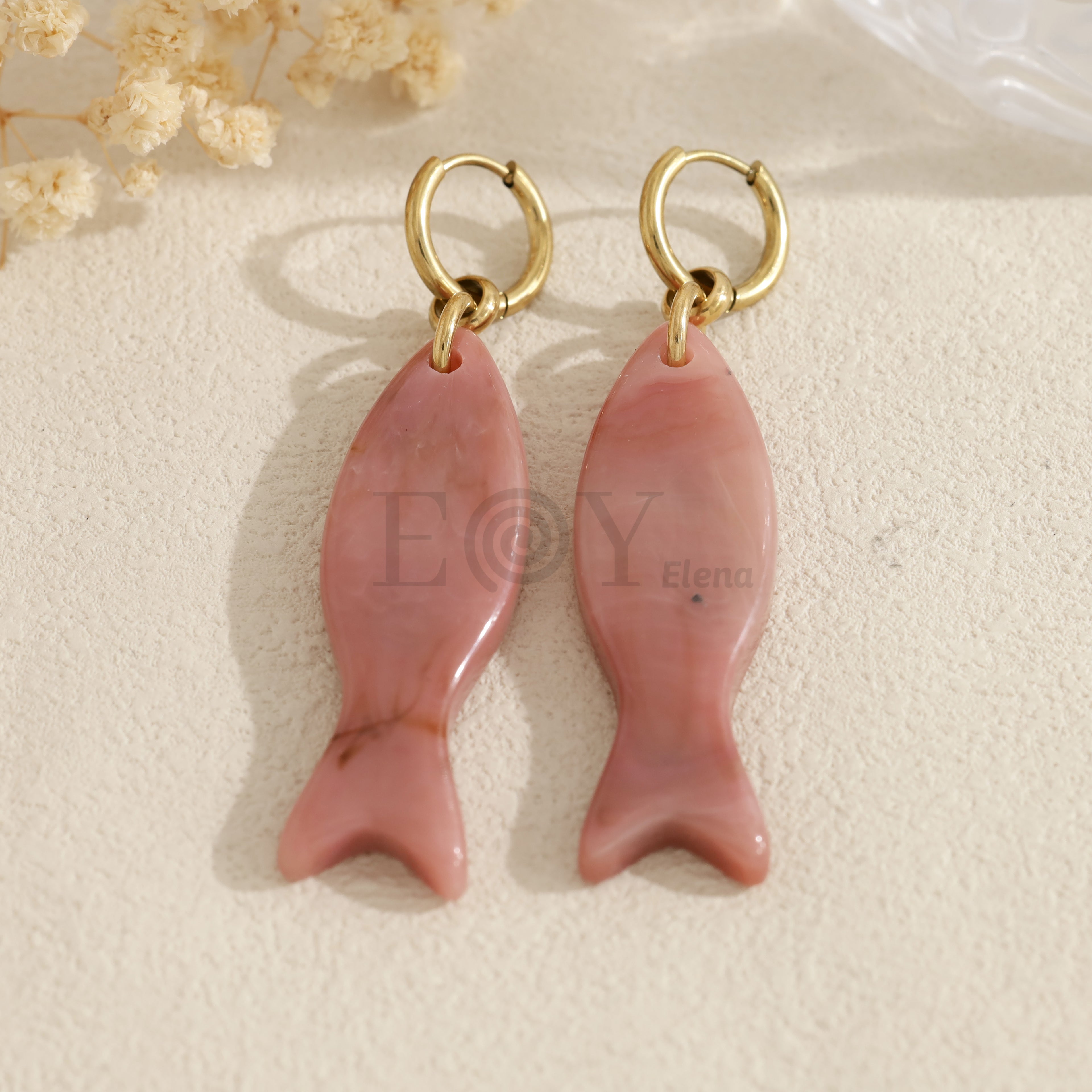 Aros con colgante pez de resina