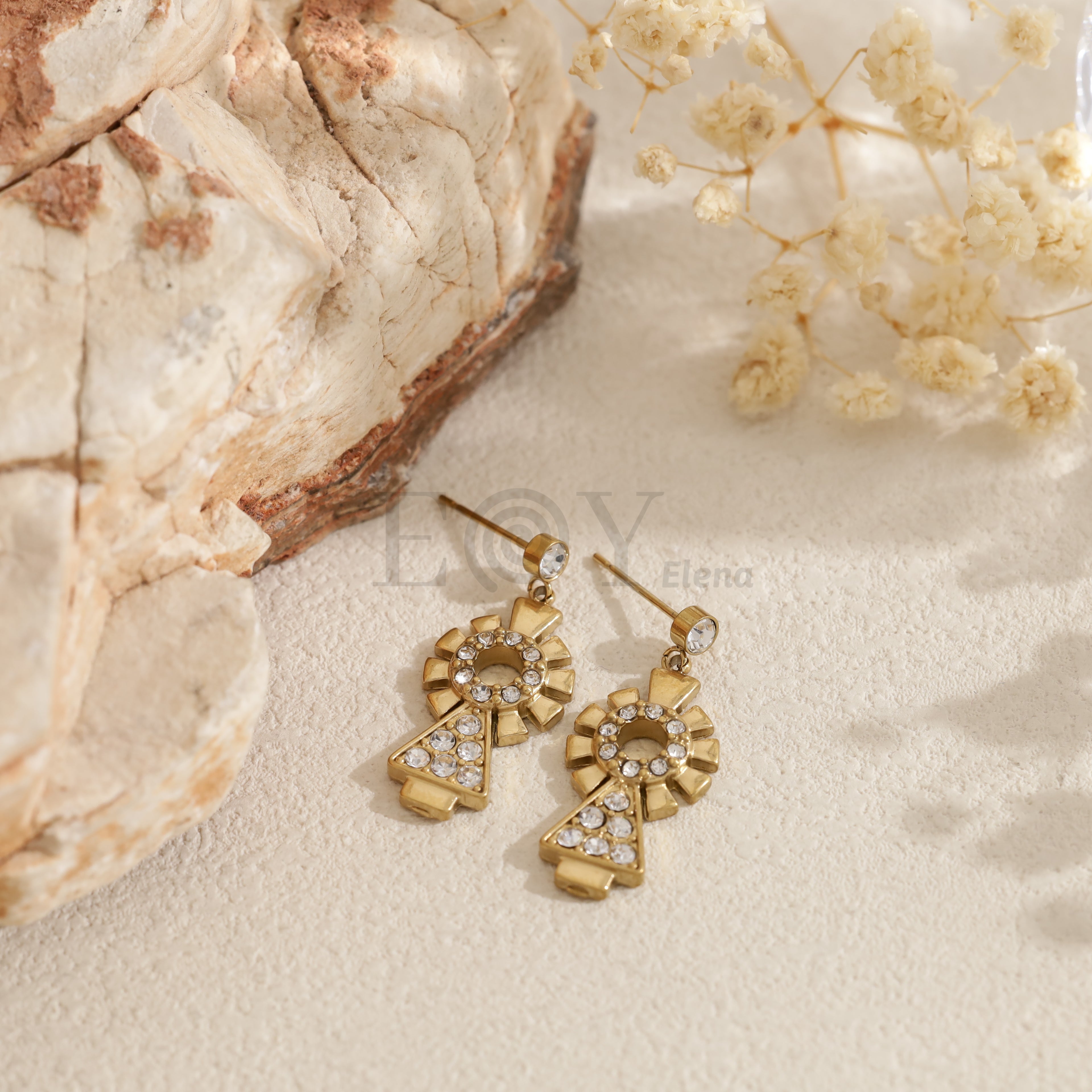 Pendientes Virgen del Pilar colgantes con circonitas