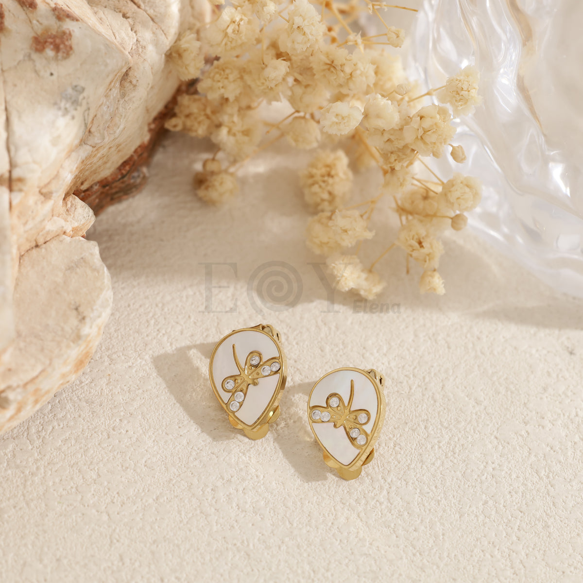 Pendientes chapa con mariposa pinza acero