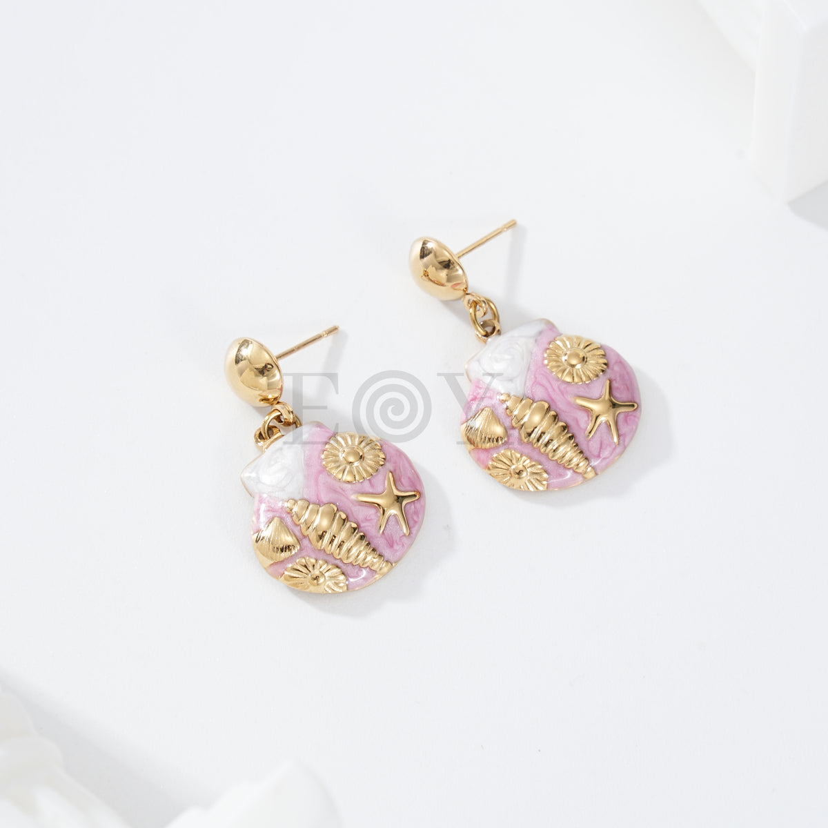 Pendientes concha con detalles marinos