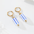 Pendientes de aro con cilindro blanco y azul