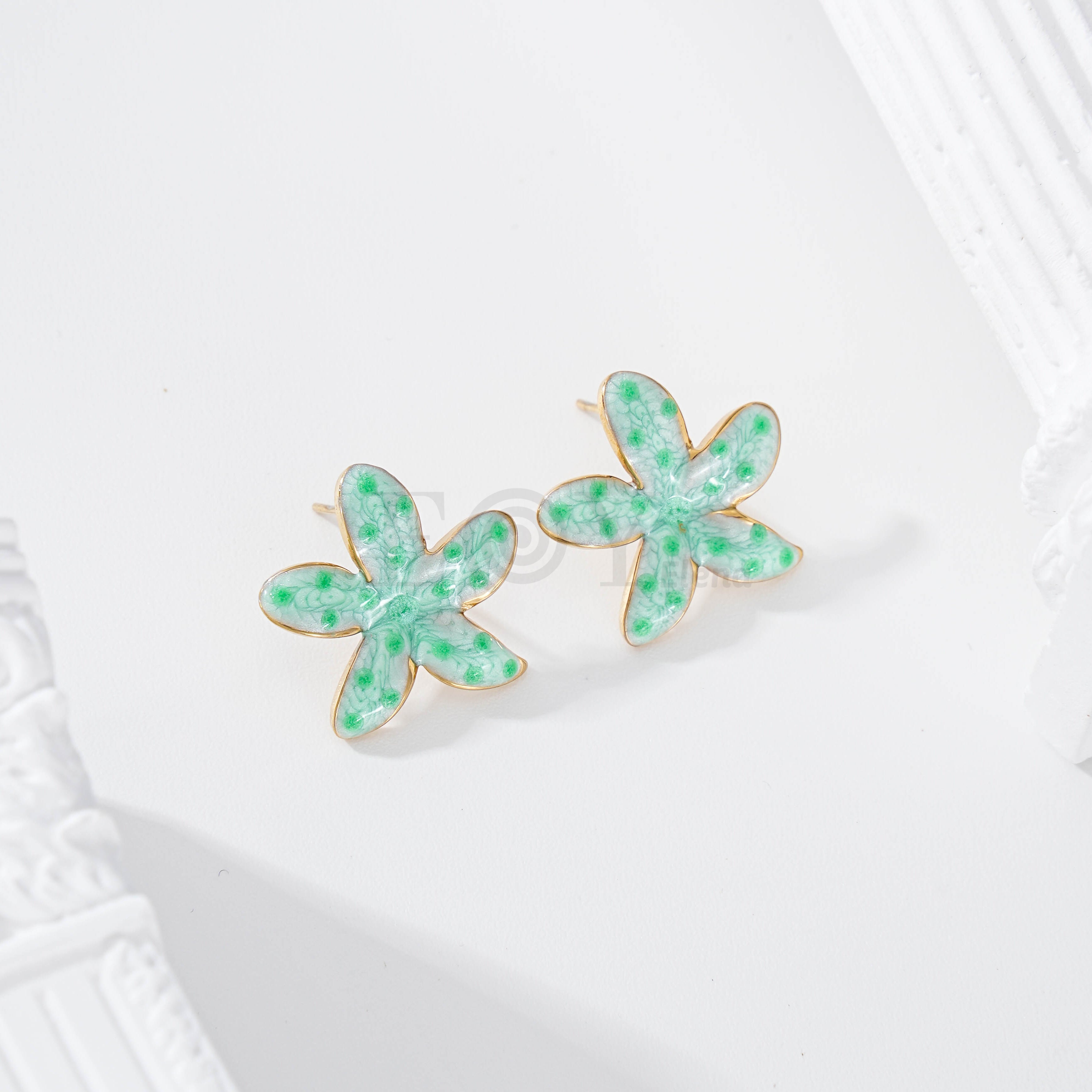 Pendientes flor color