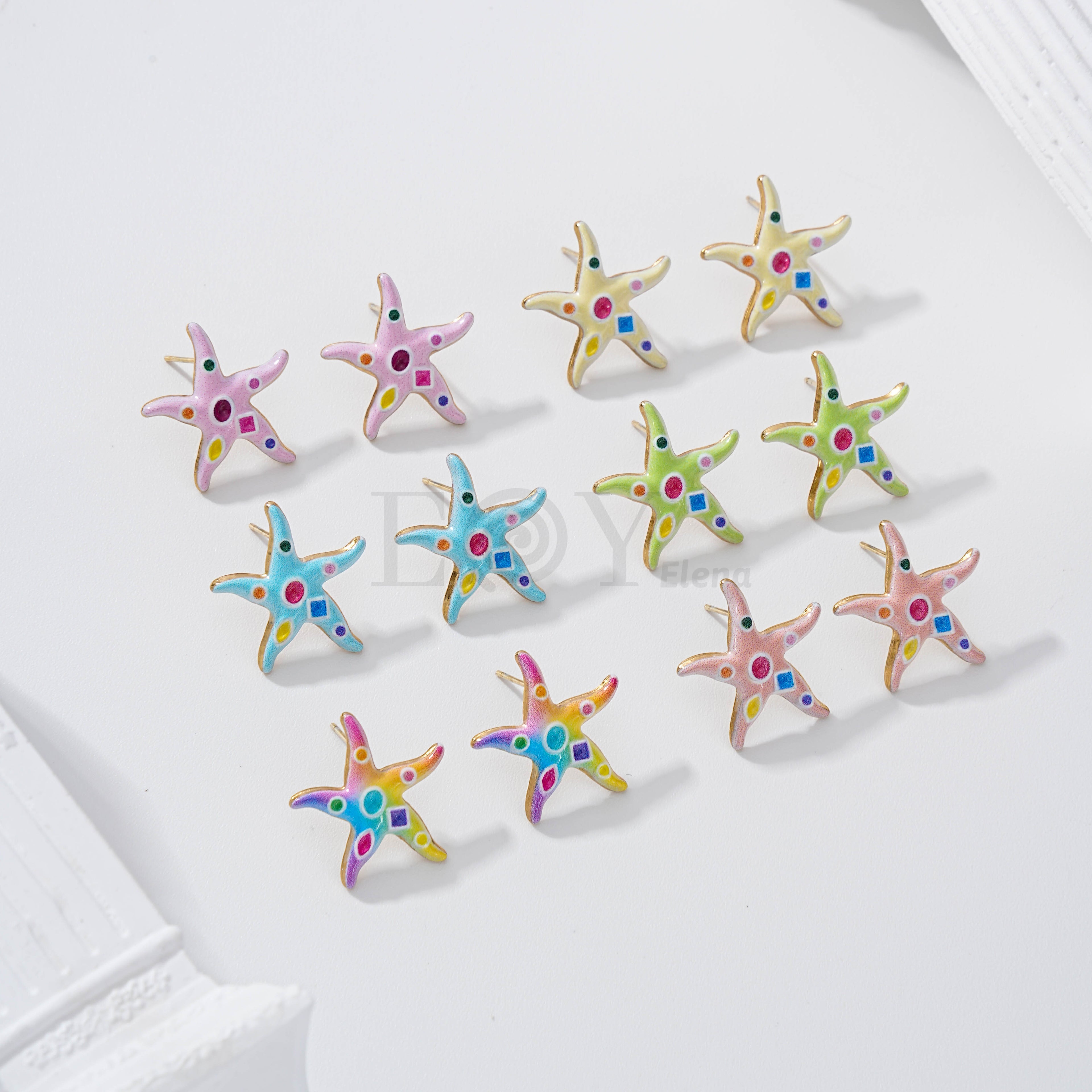 Pendientes estrella de mar con figuras geométricas