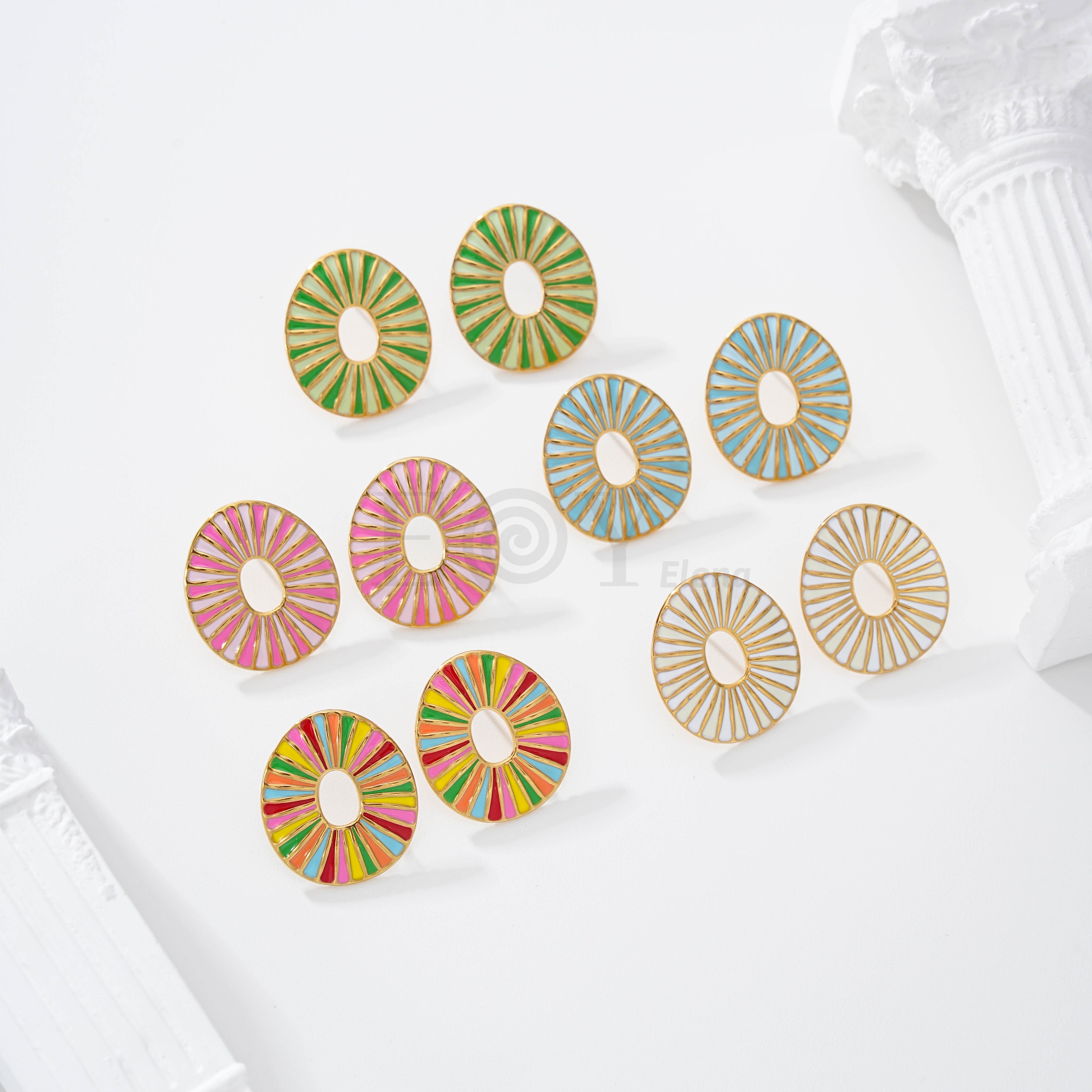 Pendientes óvalo hueco con colores