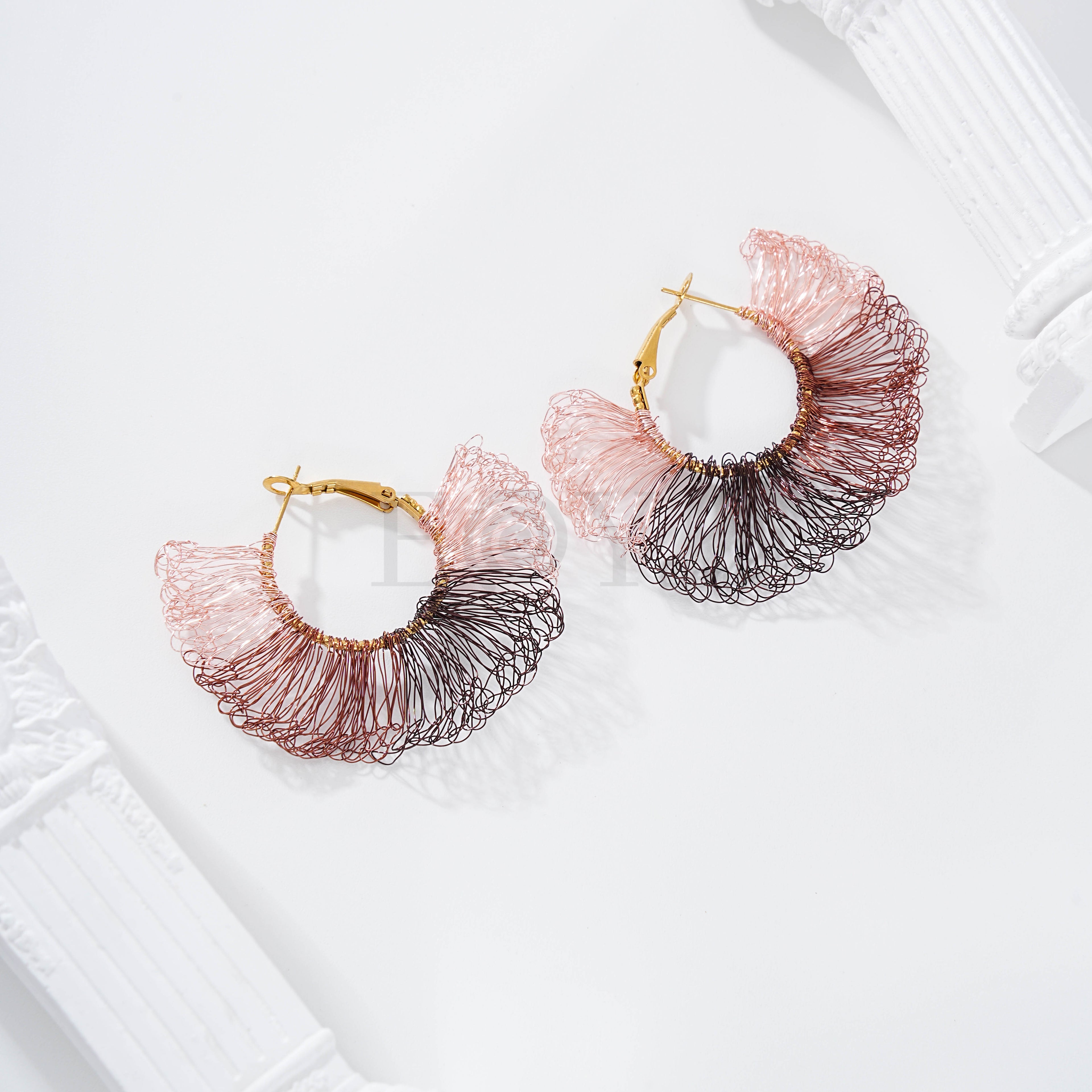Pendientes color medio aro