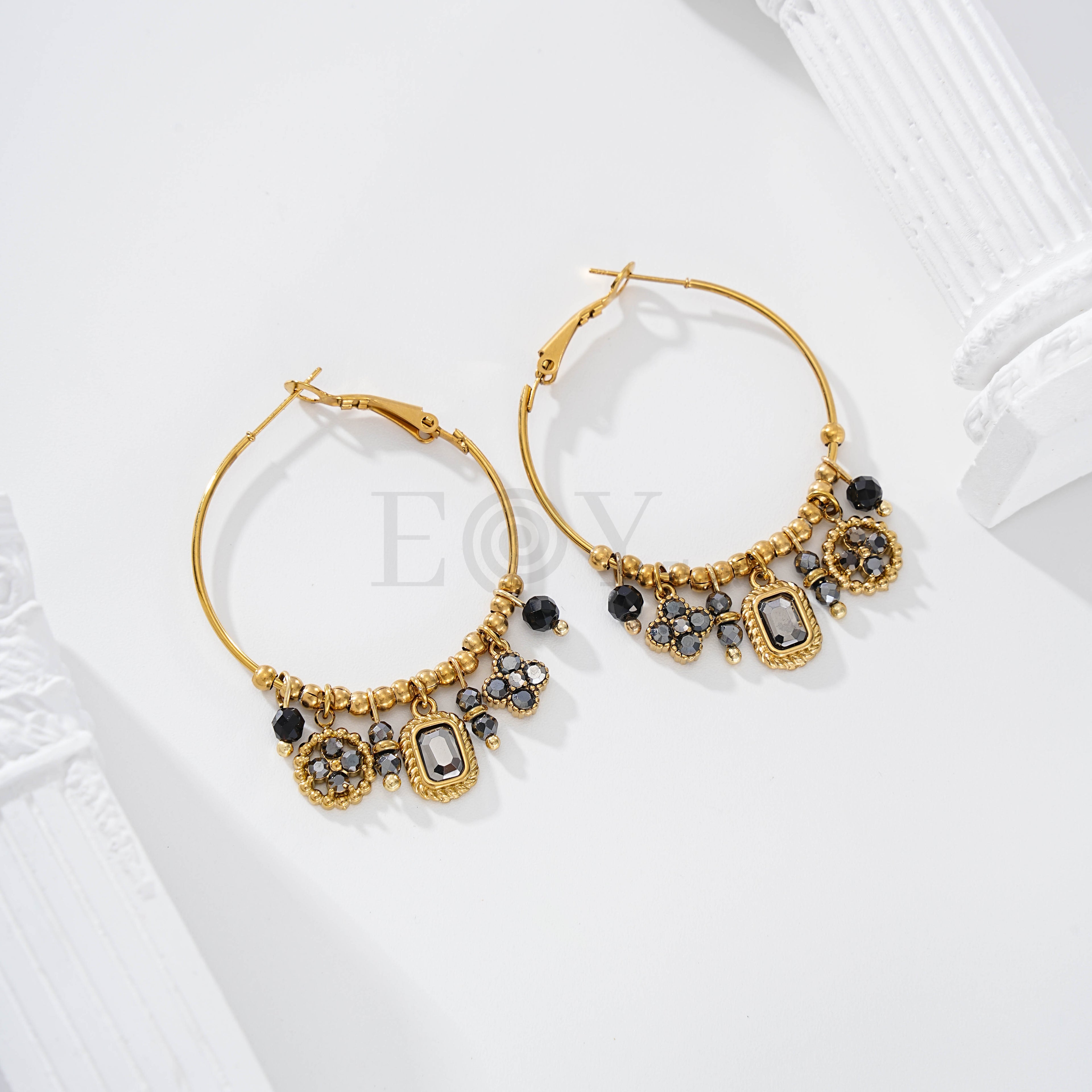 Pendientes aro con detalles oscuros