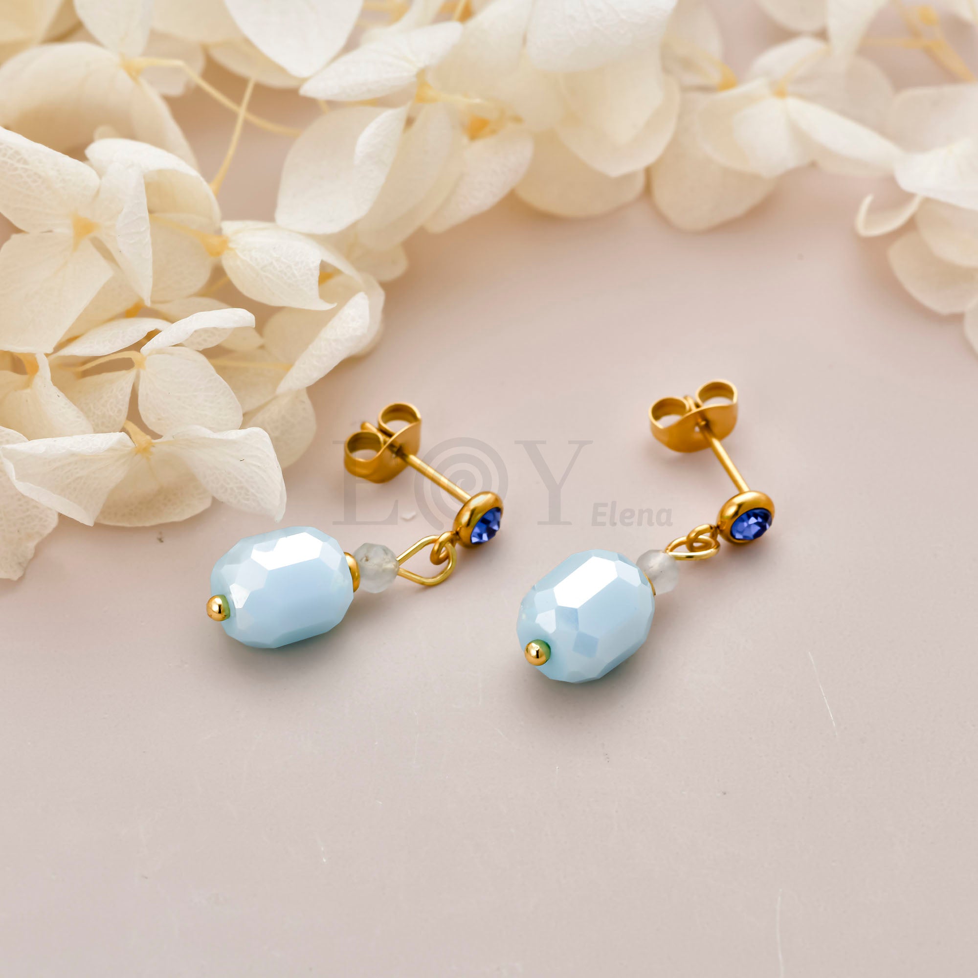 Pendientes con circonita y piedra color