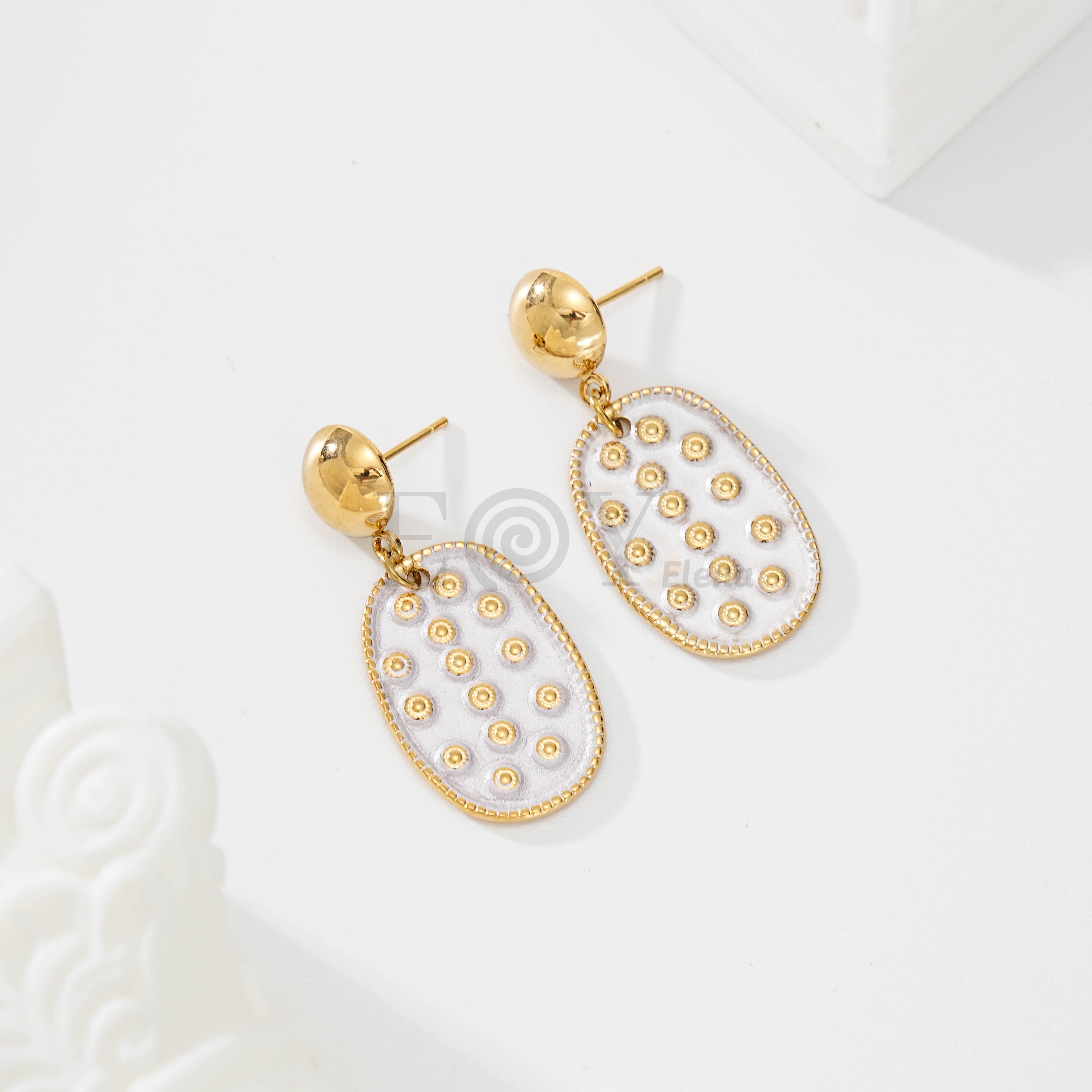 Pendientes con óvalo color