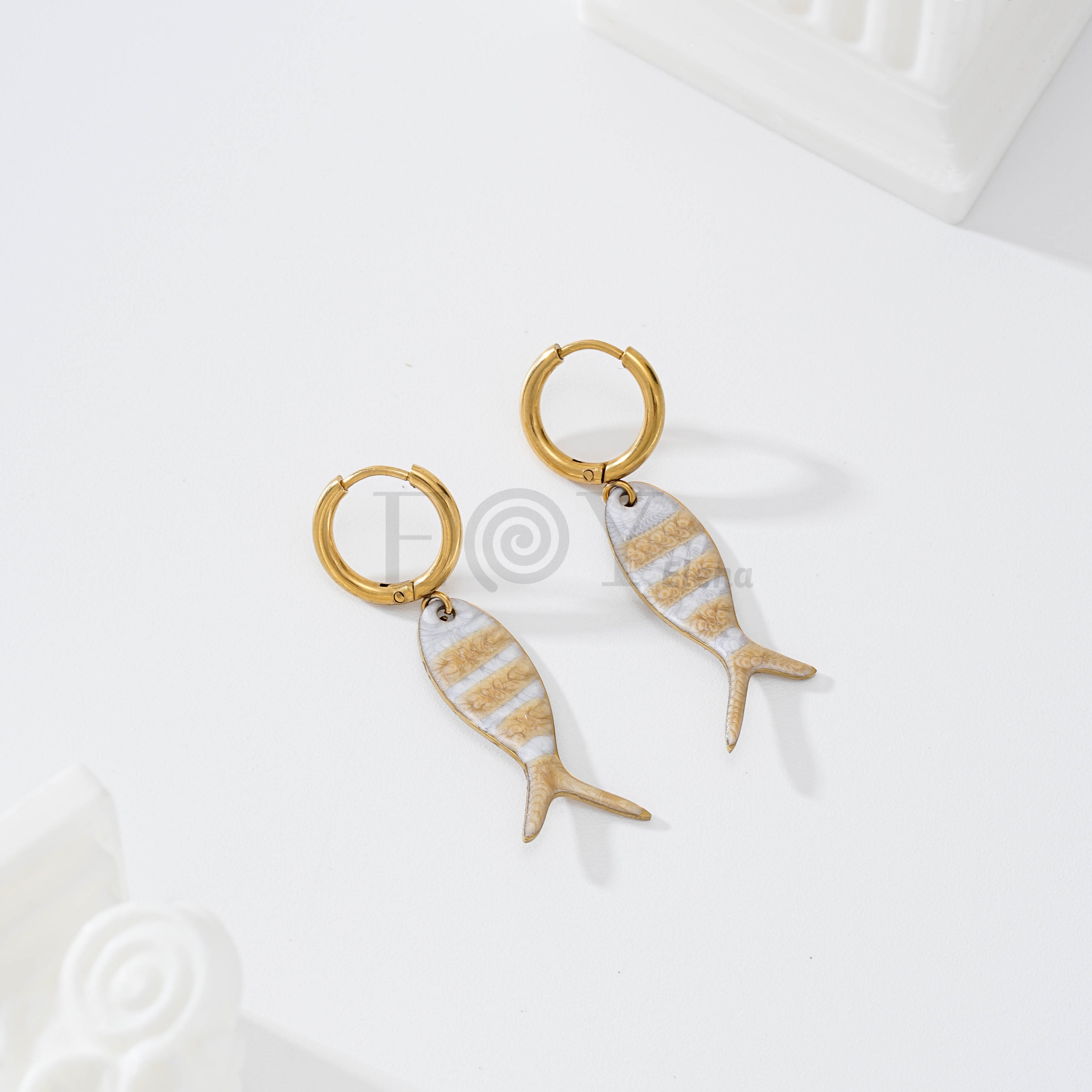 Pendientes de aro con pez