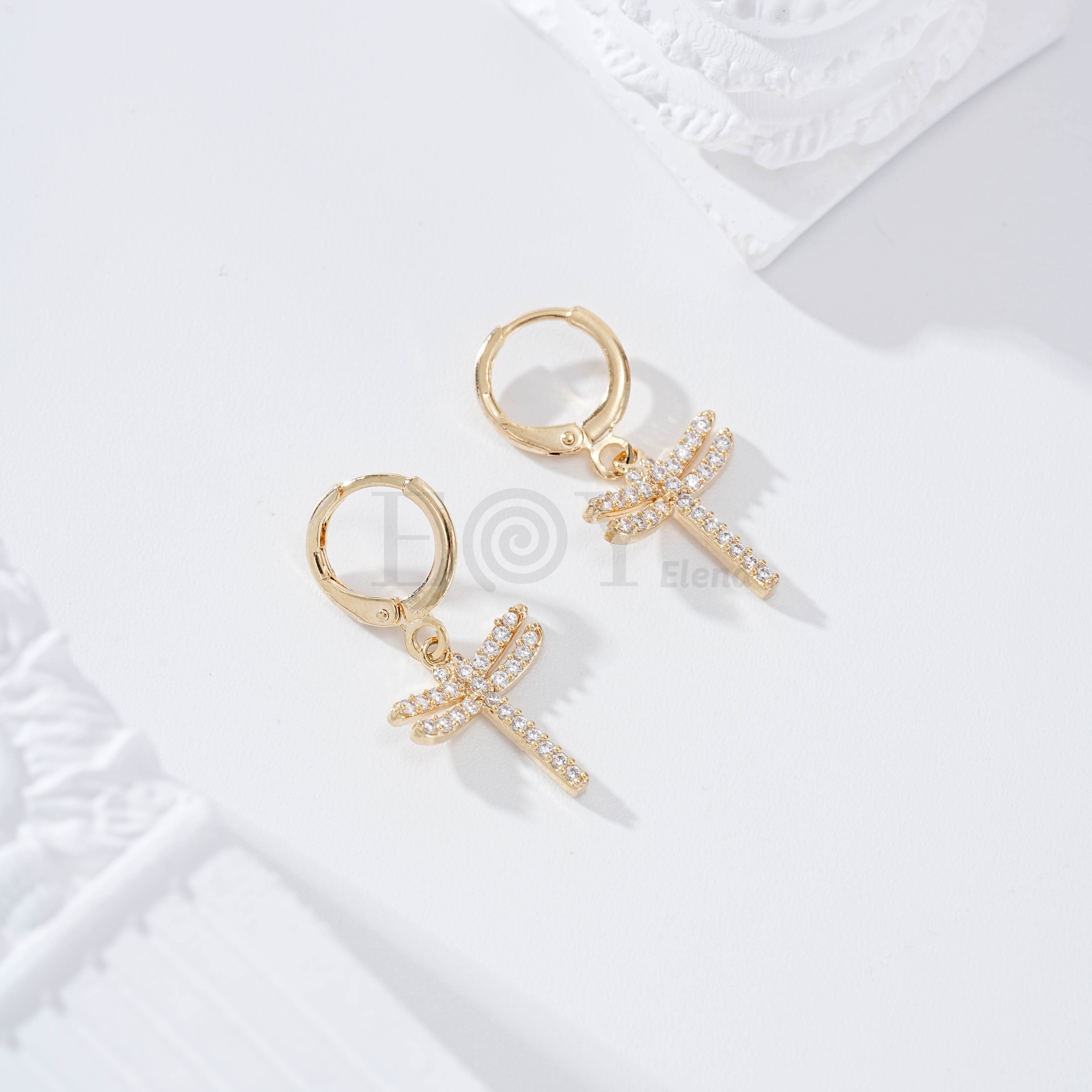 Pendientes de aro con libélula circonitas goldfield
