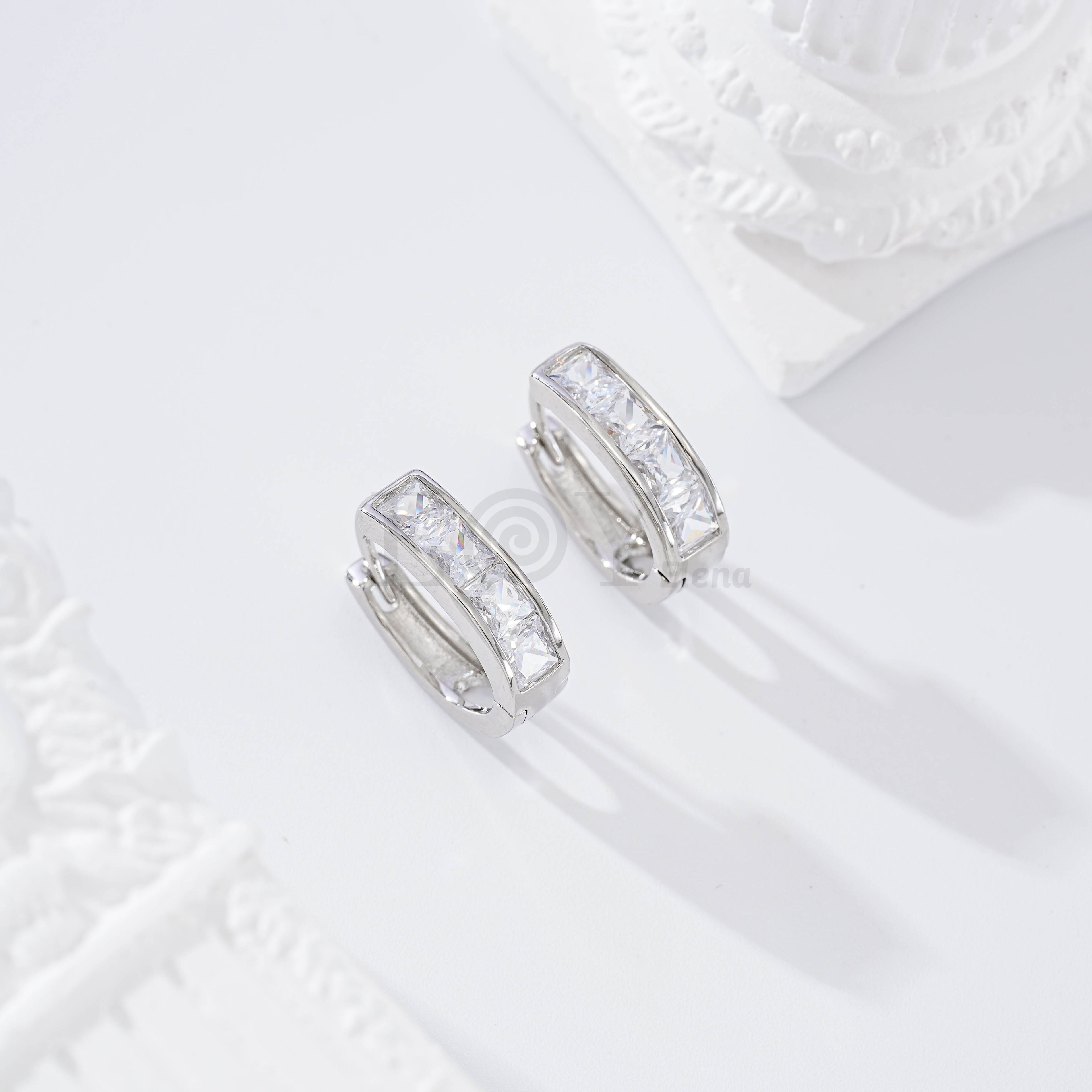 Aro con piedra blanca goldfield