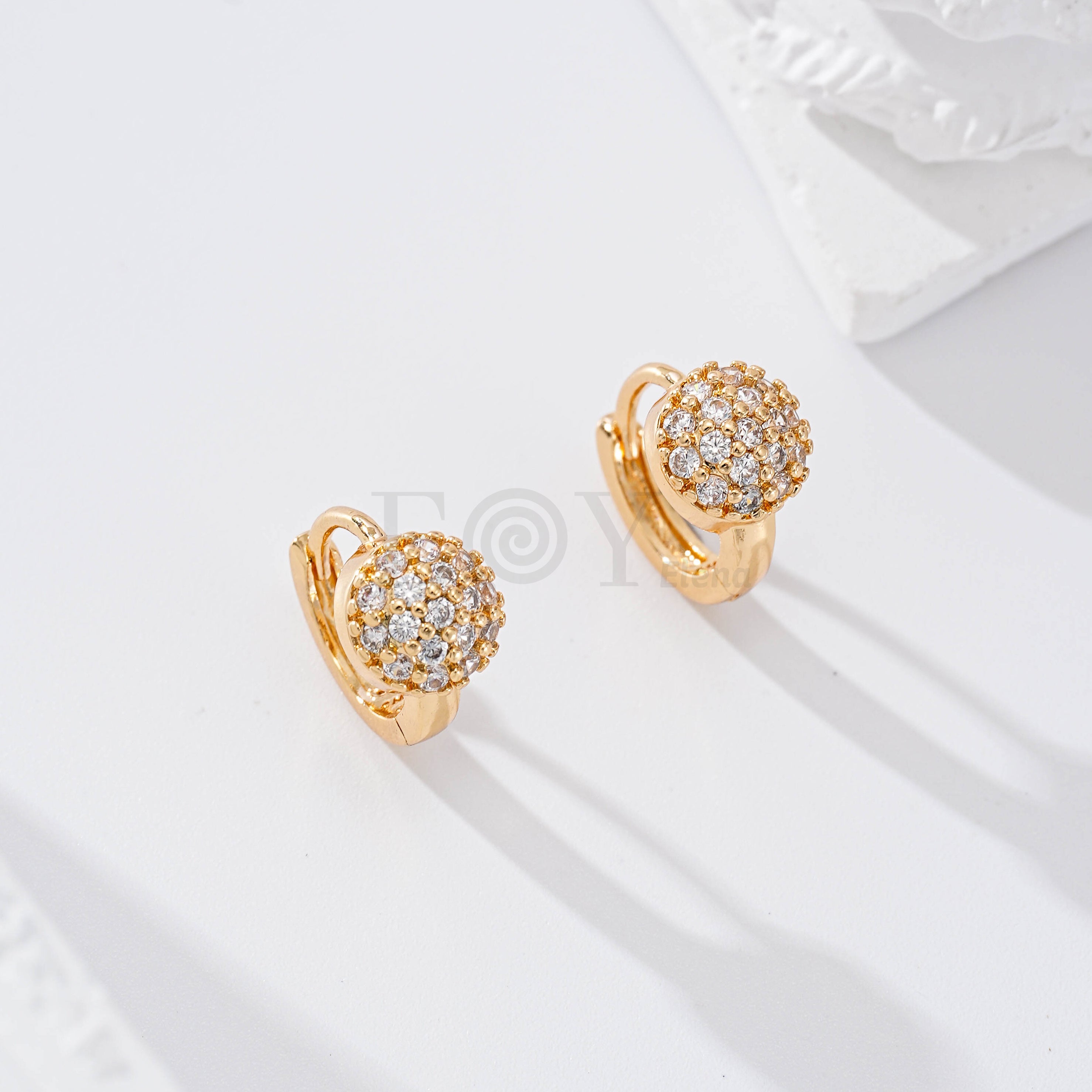Aro con chapa circonitas goldfield