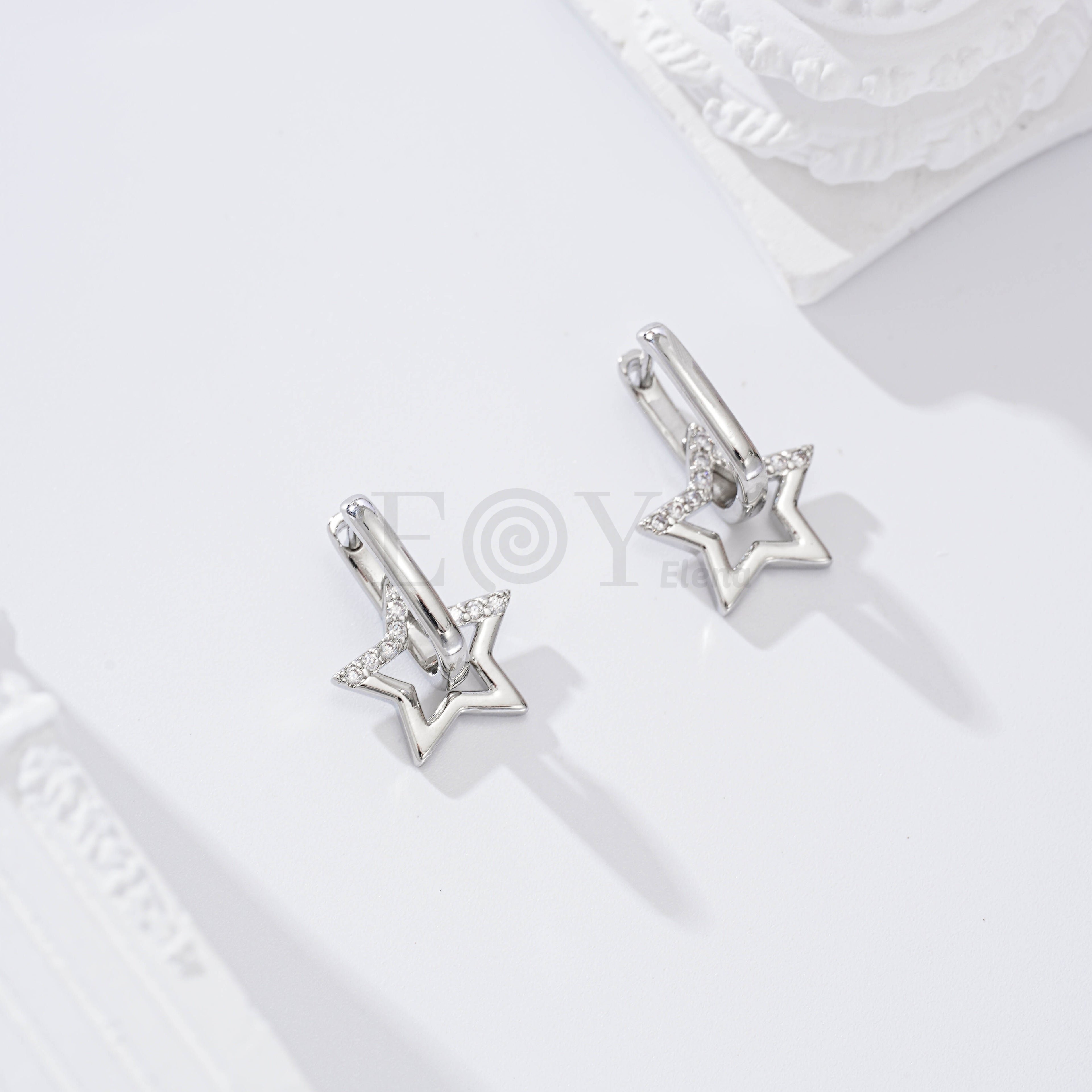 Aro cuadrado con estrella circonitas goldfield