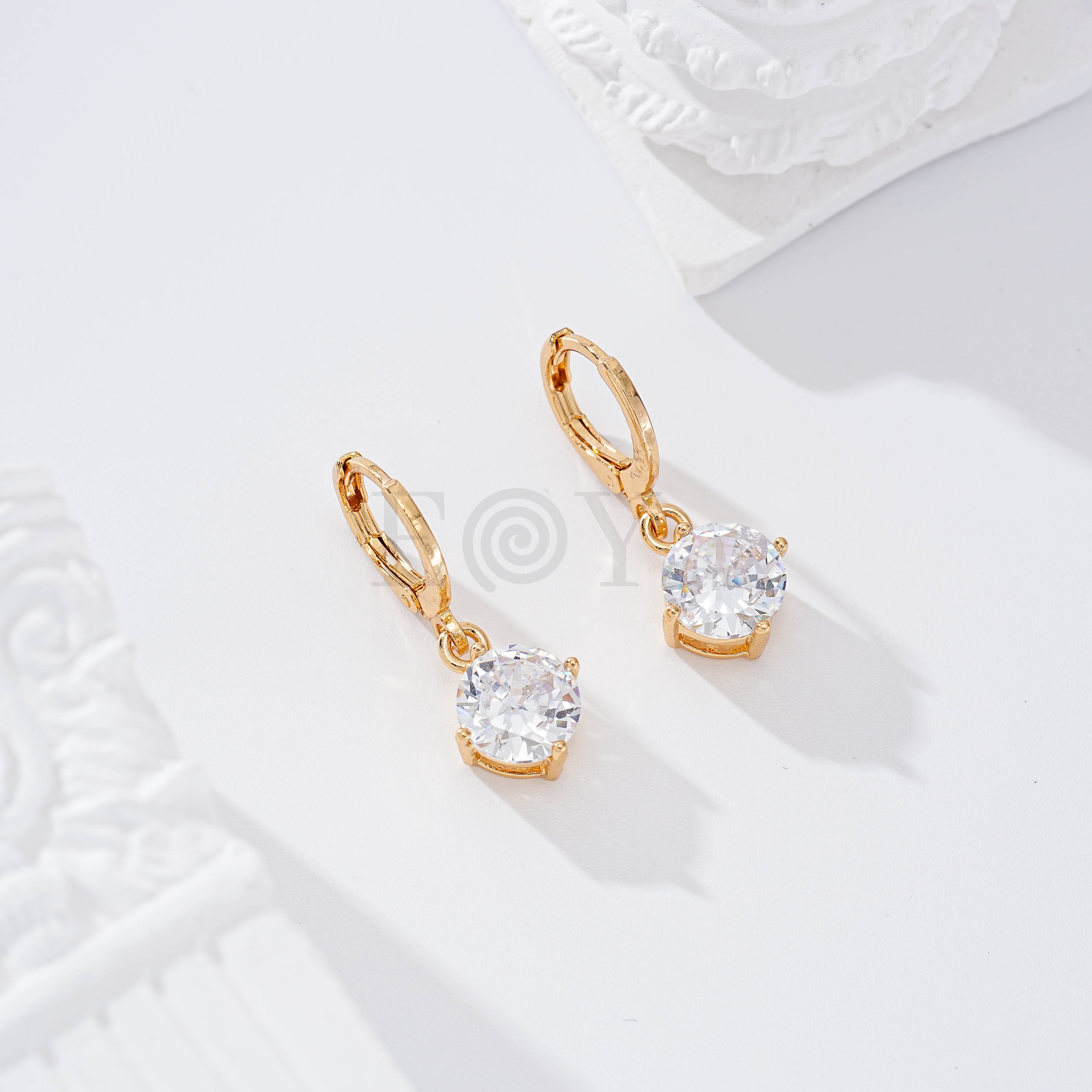 Pendientes de aro con circonita goldfield