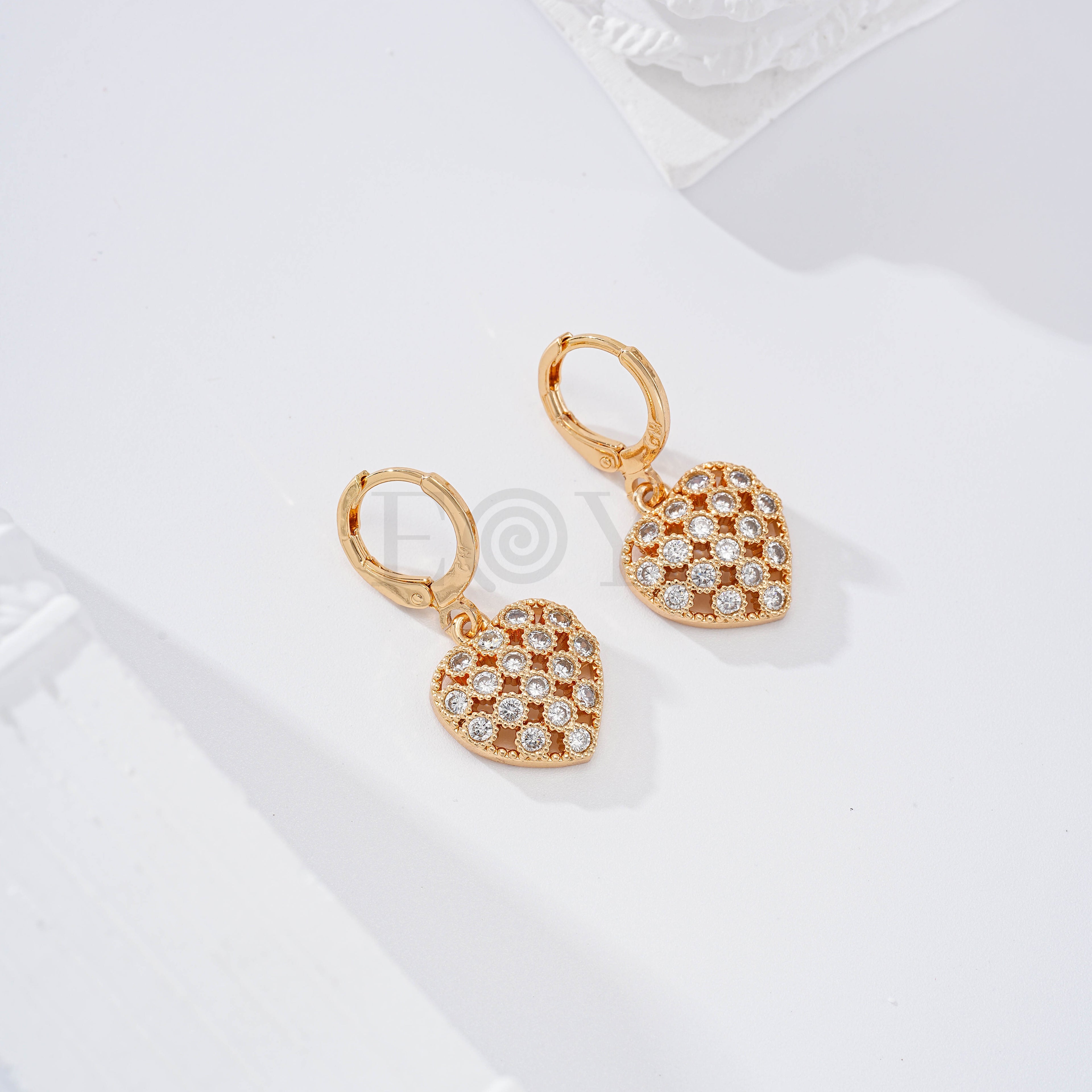 Pendientes de aro con corazón circonitas goldfield