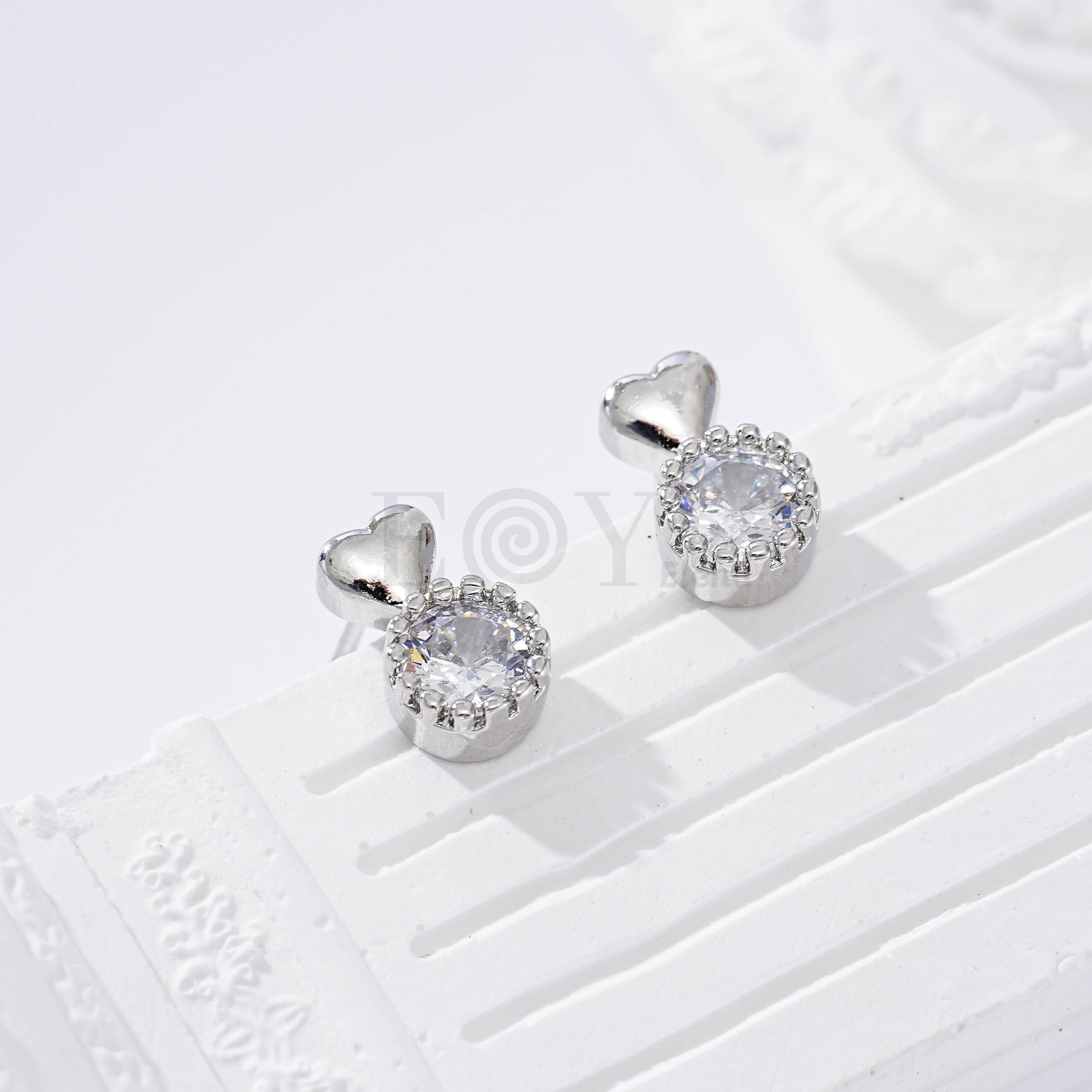 Pendientes corazón con circonita goldfield
