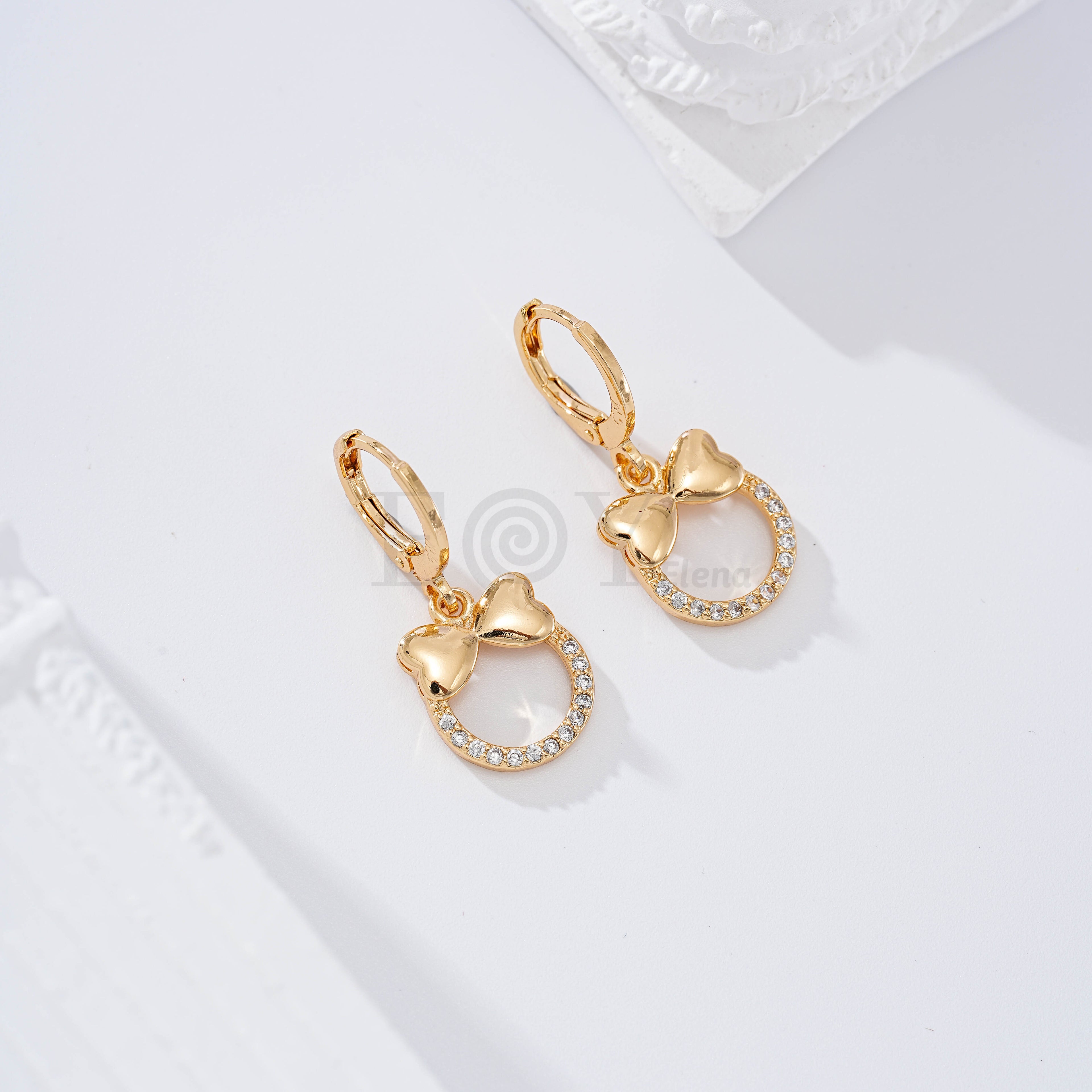 Pendientes de aro lazo y circonitas goldfield