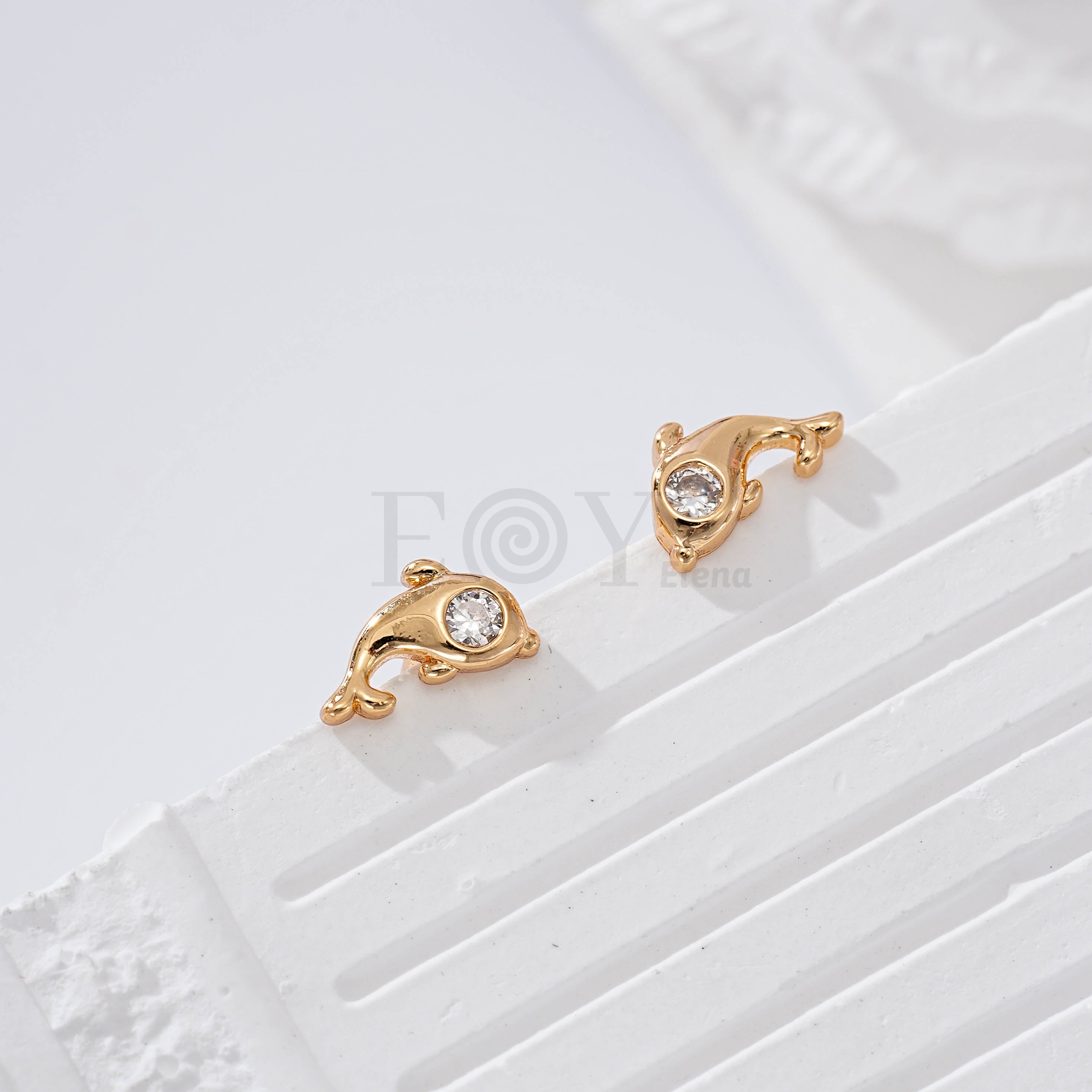 Pendientes delfín circonita goldfield