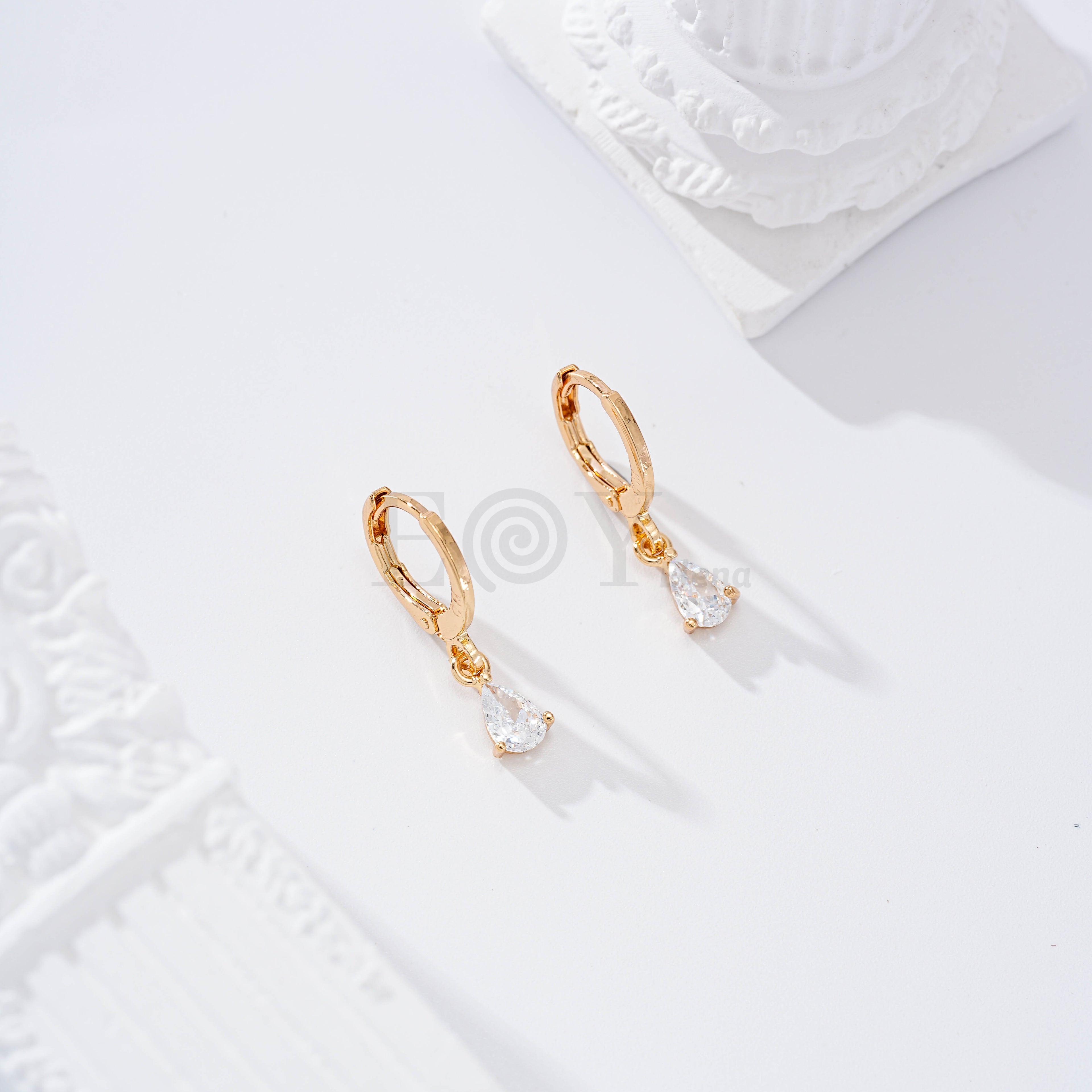 Pendientes aro con circonita lágrima goldfield