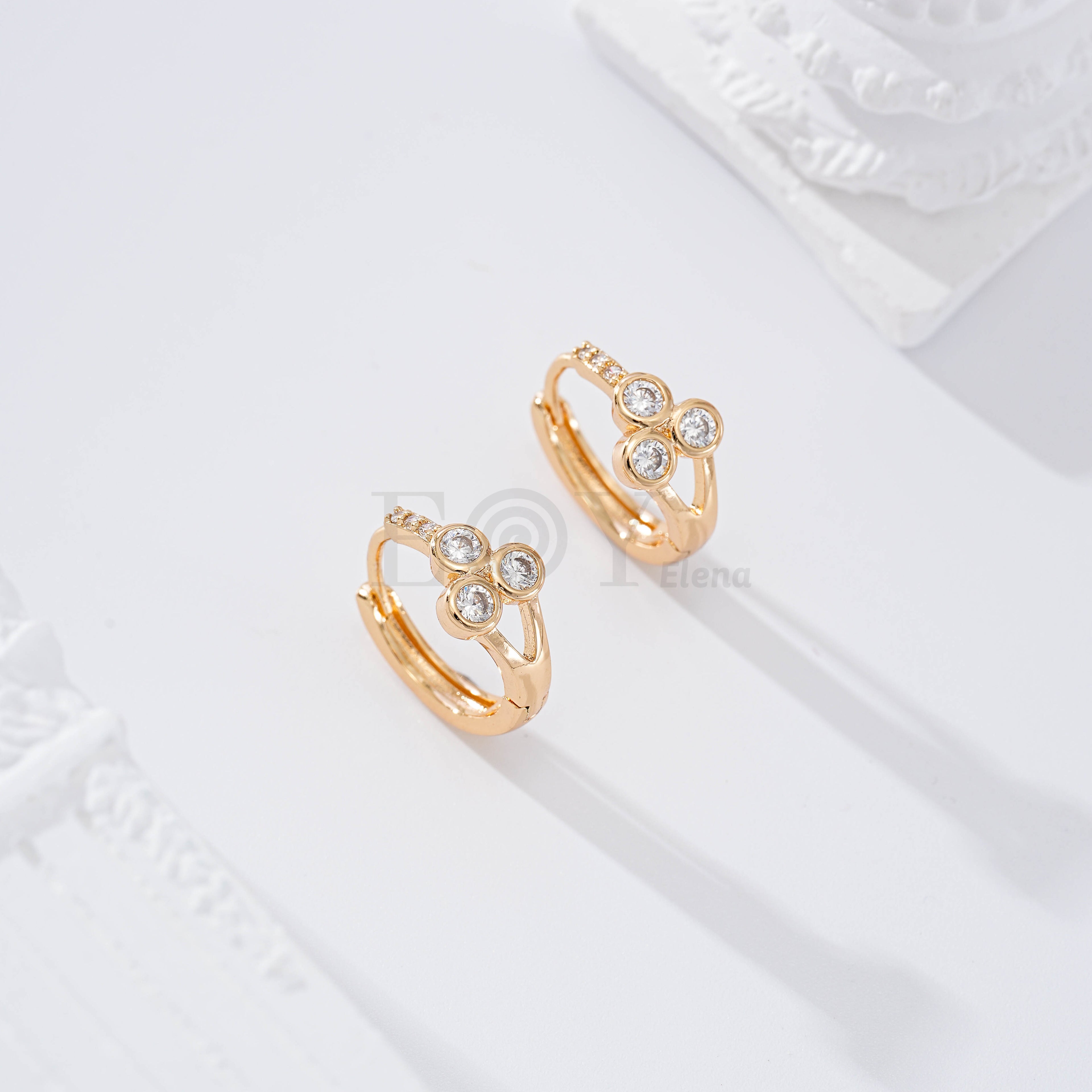 Aro con tres circonitas goldfield