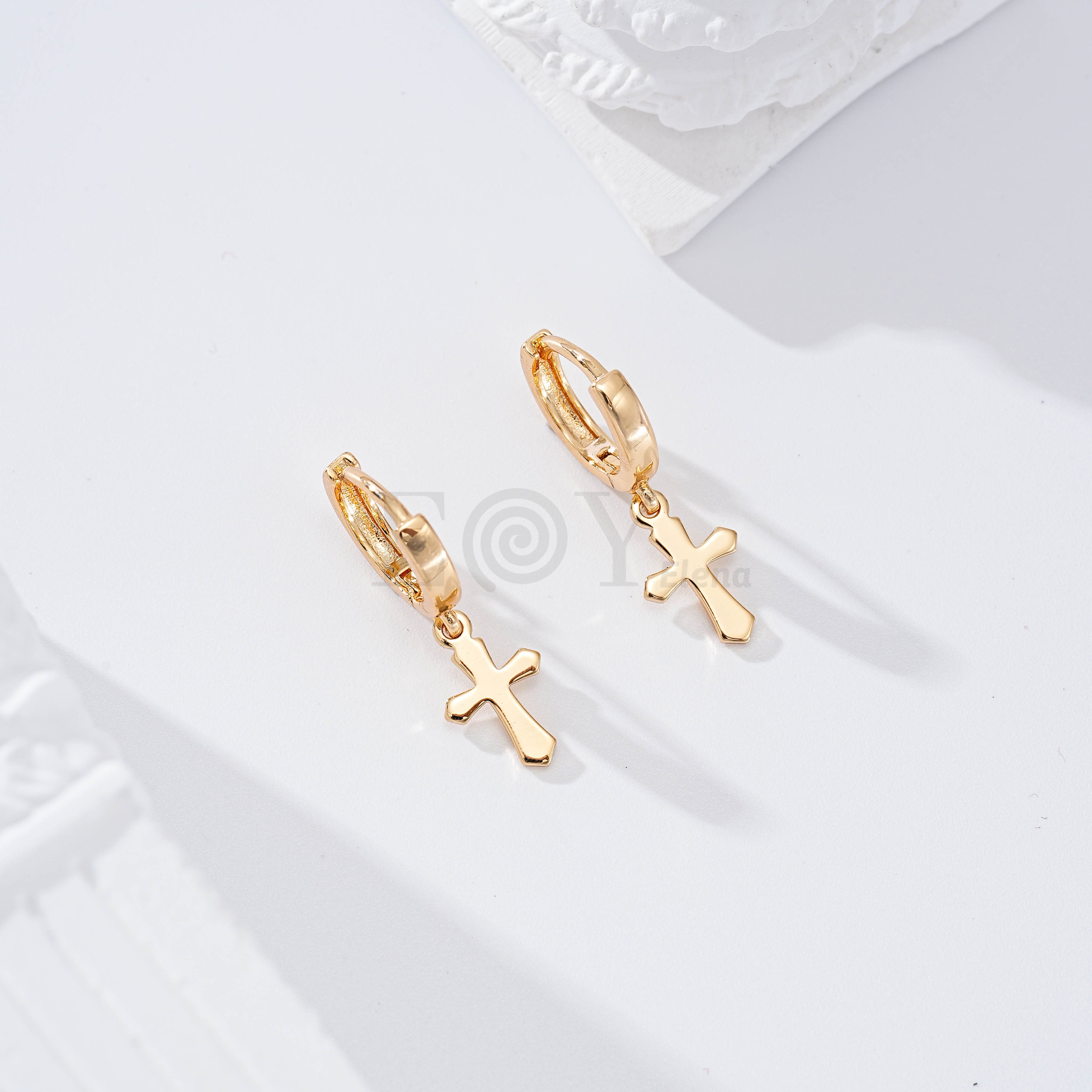 Pendiente aro con cruz goldfield