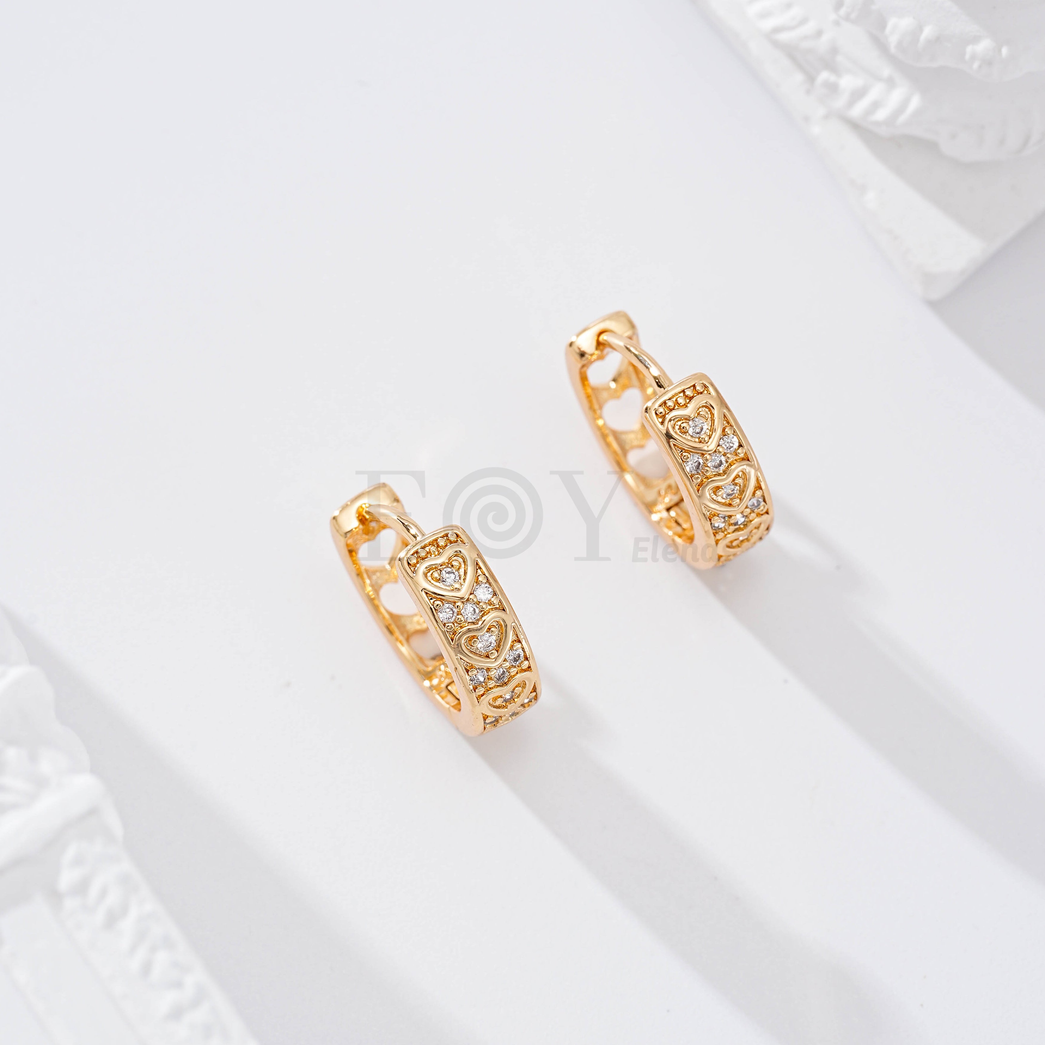 Aros con corazón y brillos goldfield