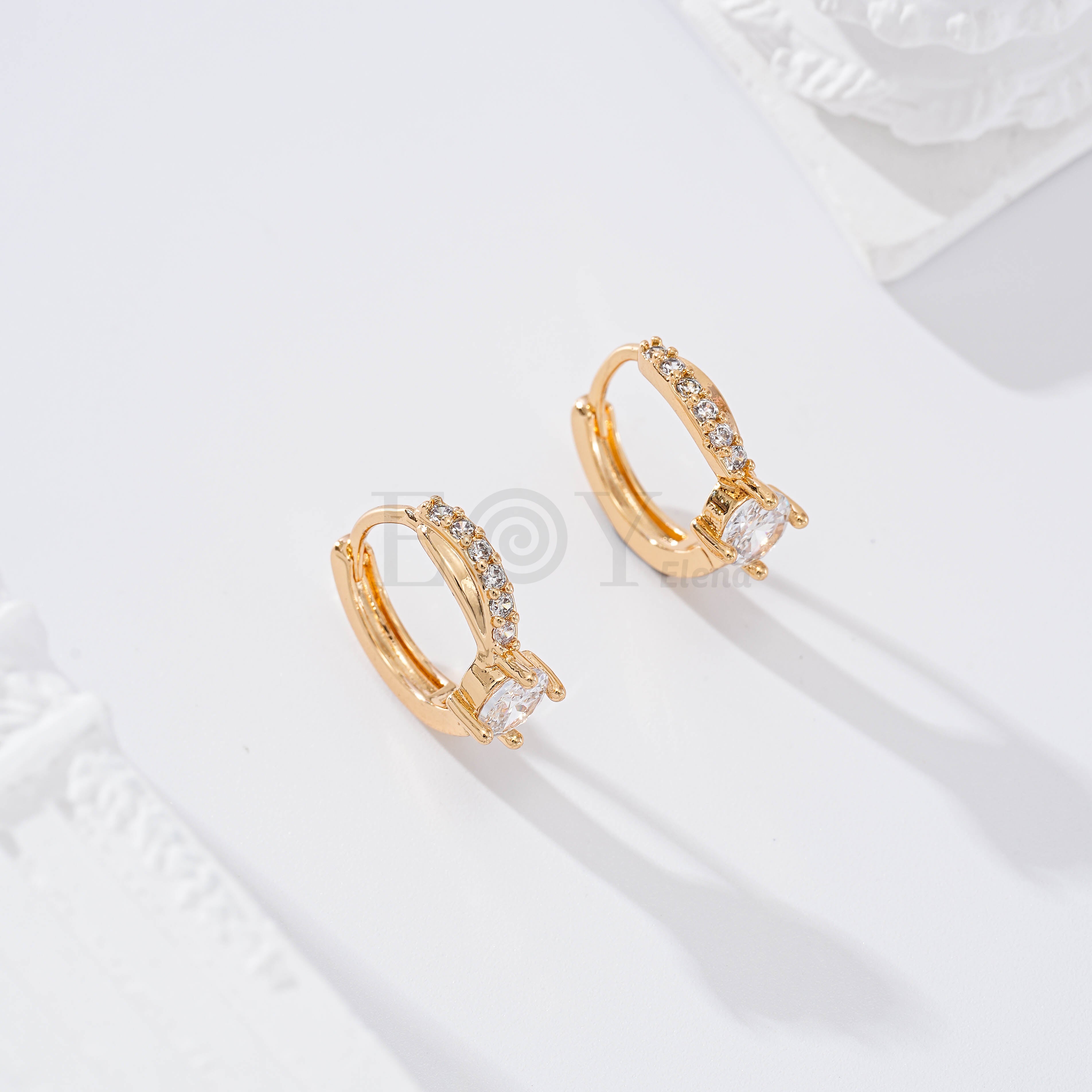 Aro con circonita redonda goldfield