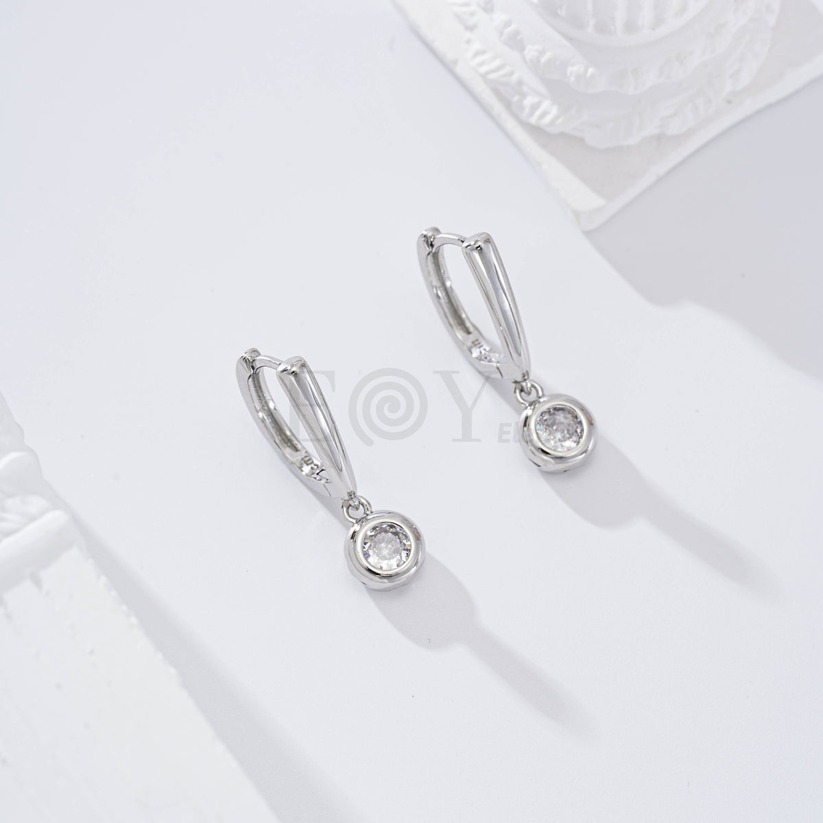 Pendientes de aro con circonita gold-filled