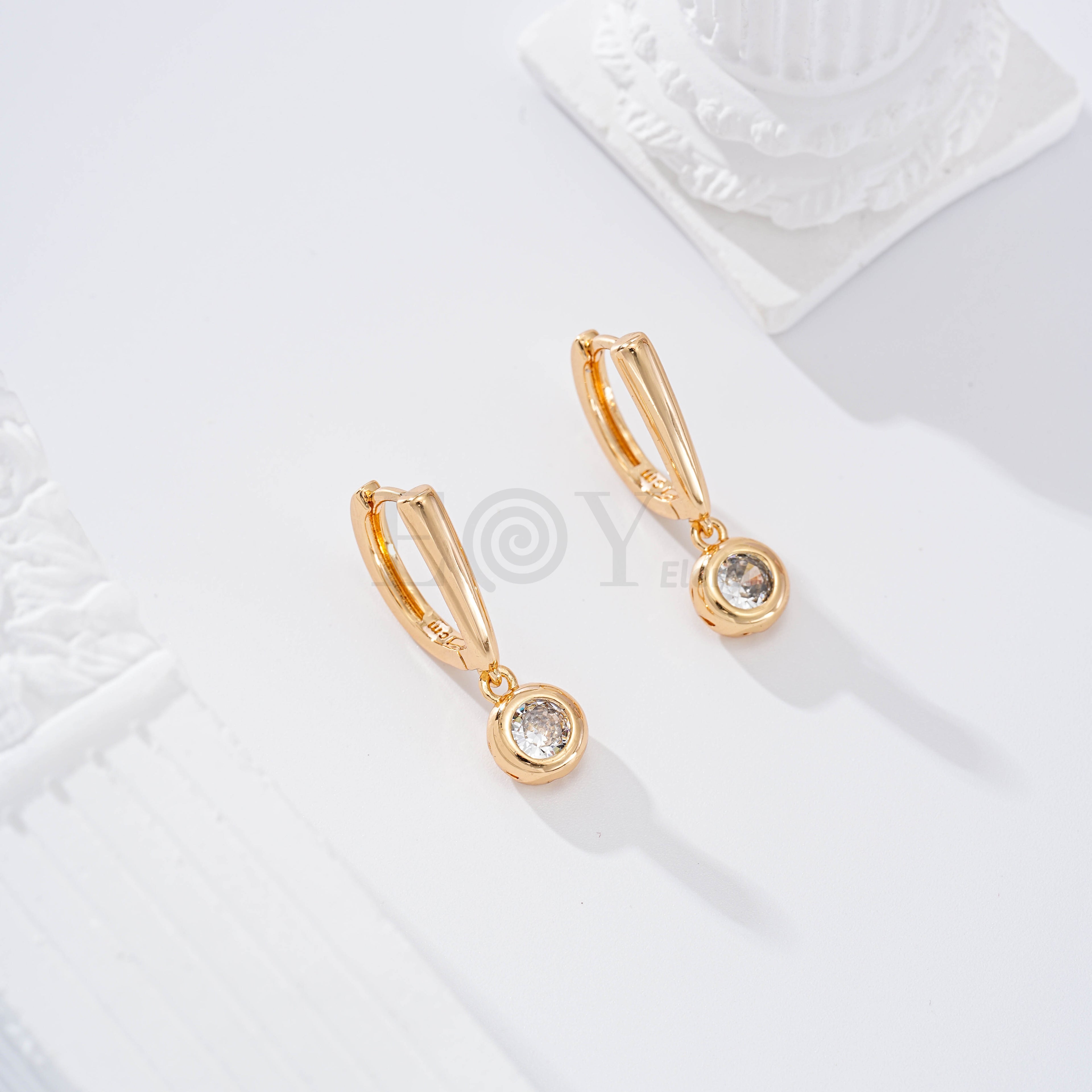 Pendientes de aro con circonita goldfield