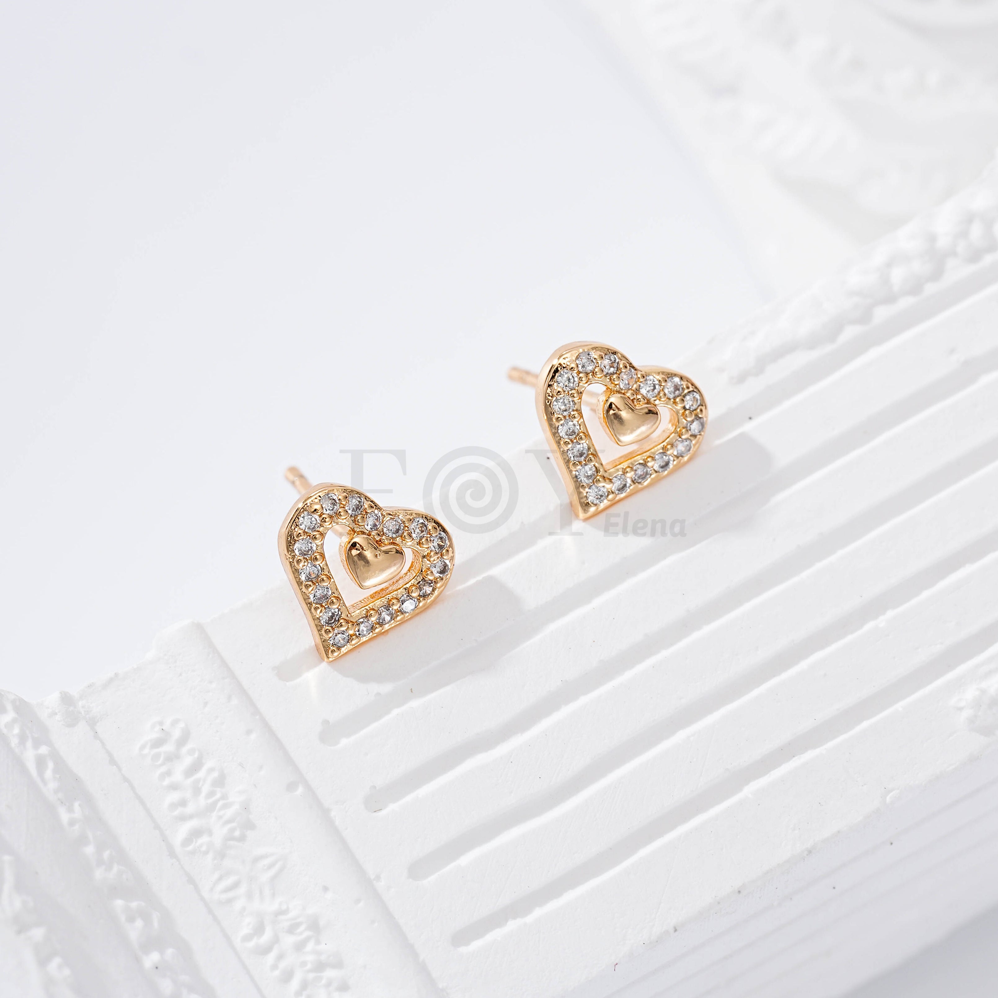 Pendientes corazón con circonitas goldfield