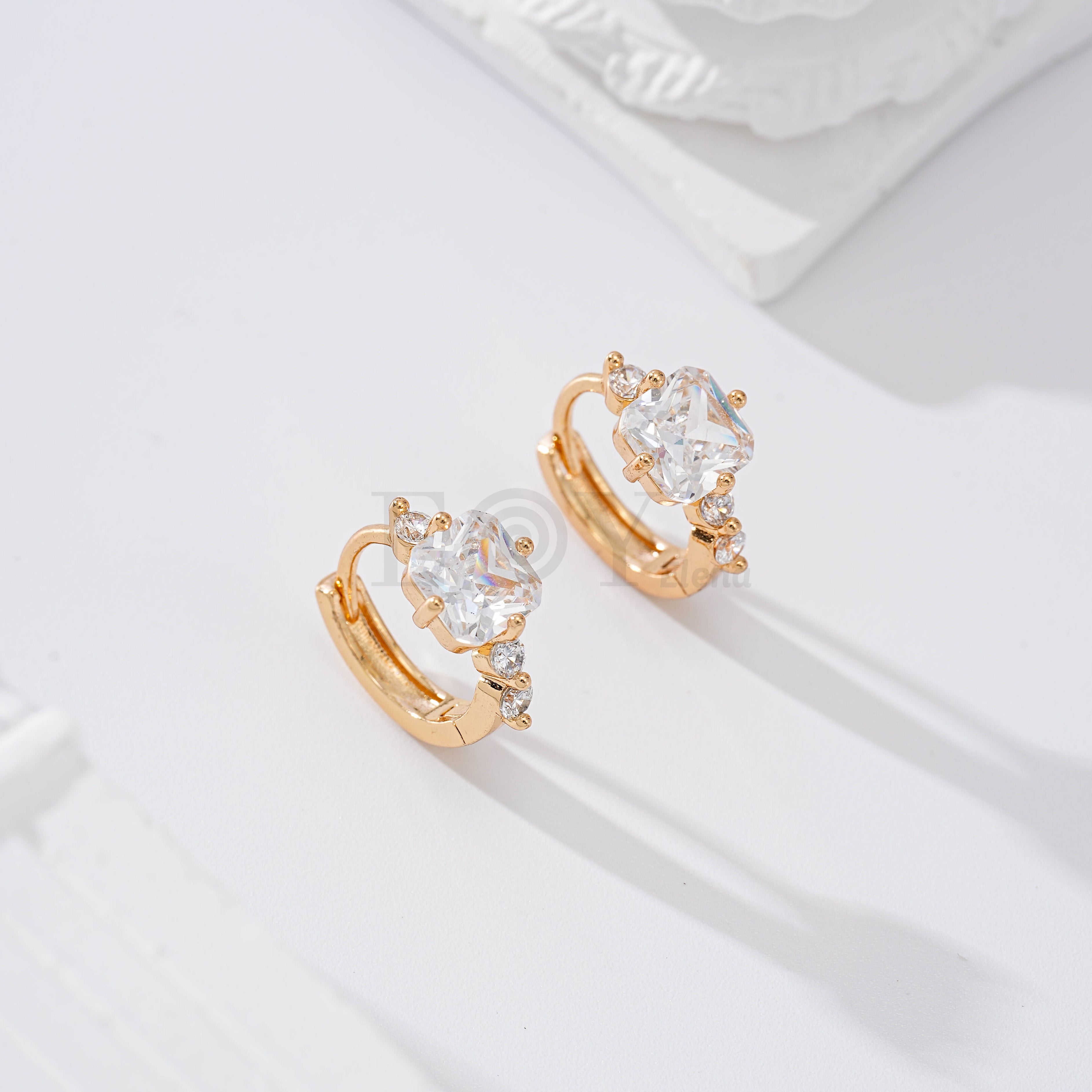 Aro con circonitas goldfield