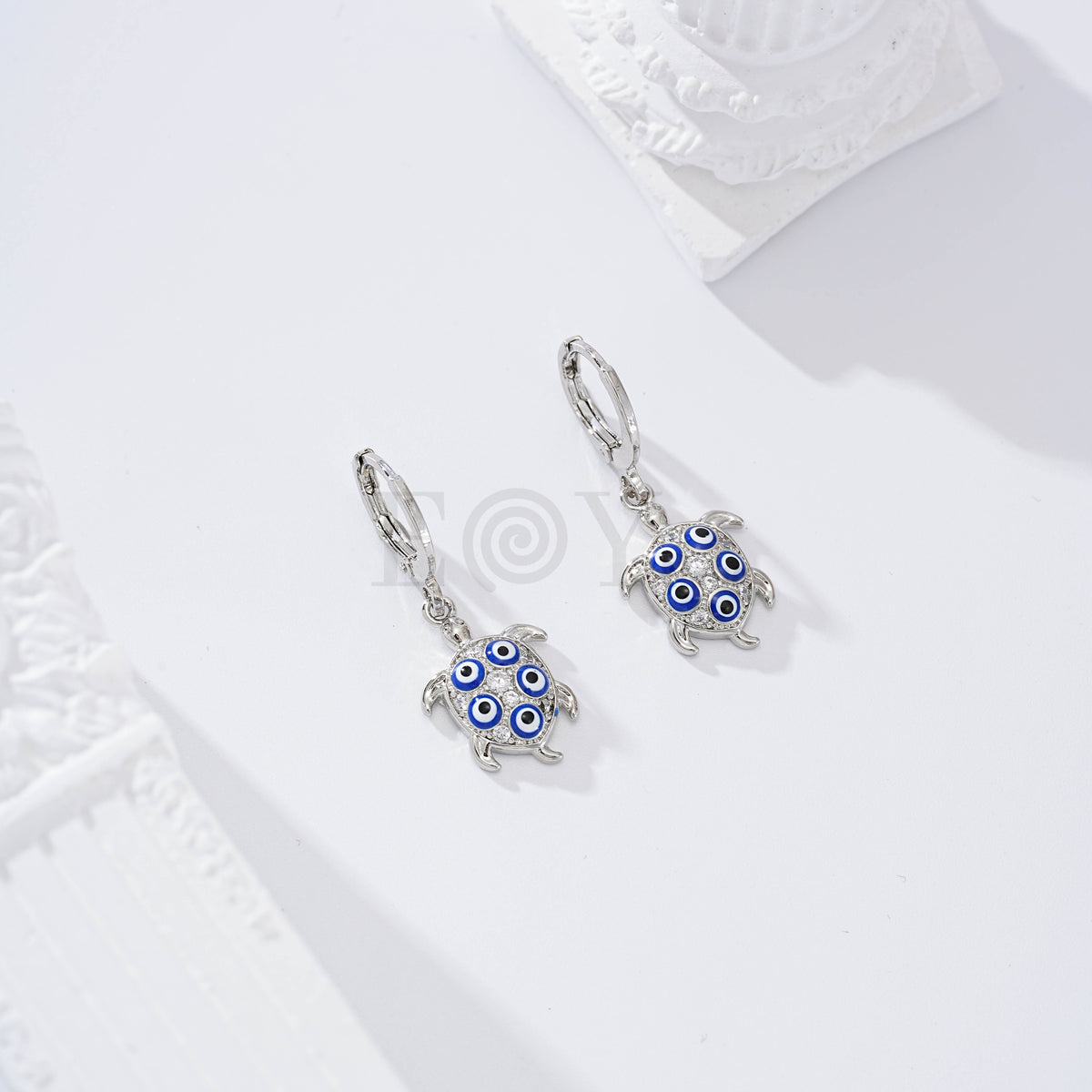 Pendientes de aro tortuga con ojos turcos gold-filled