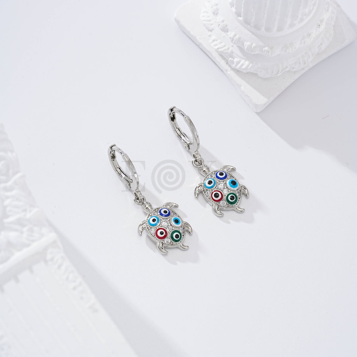 Pendientes de aro tortuga con ojos turcos gold-filled