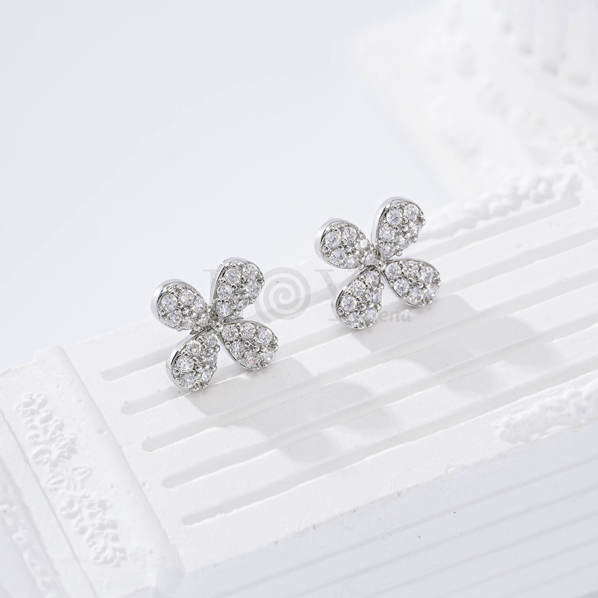 Pendientes flor circonitas gold-filled