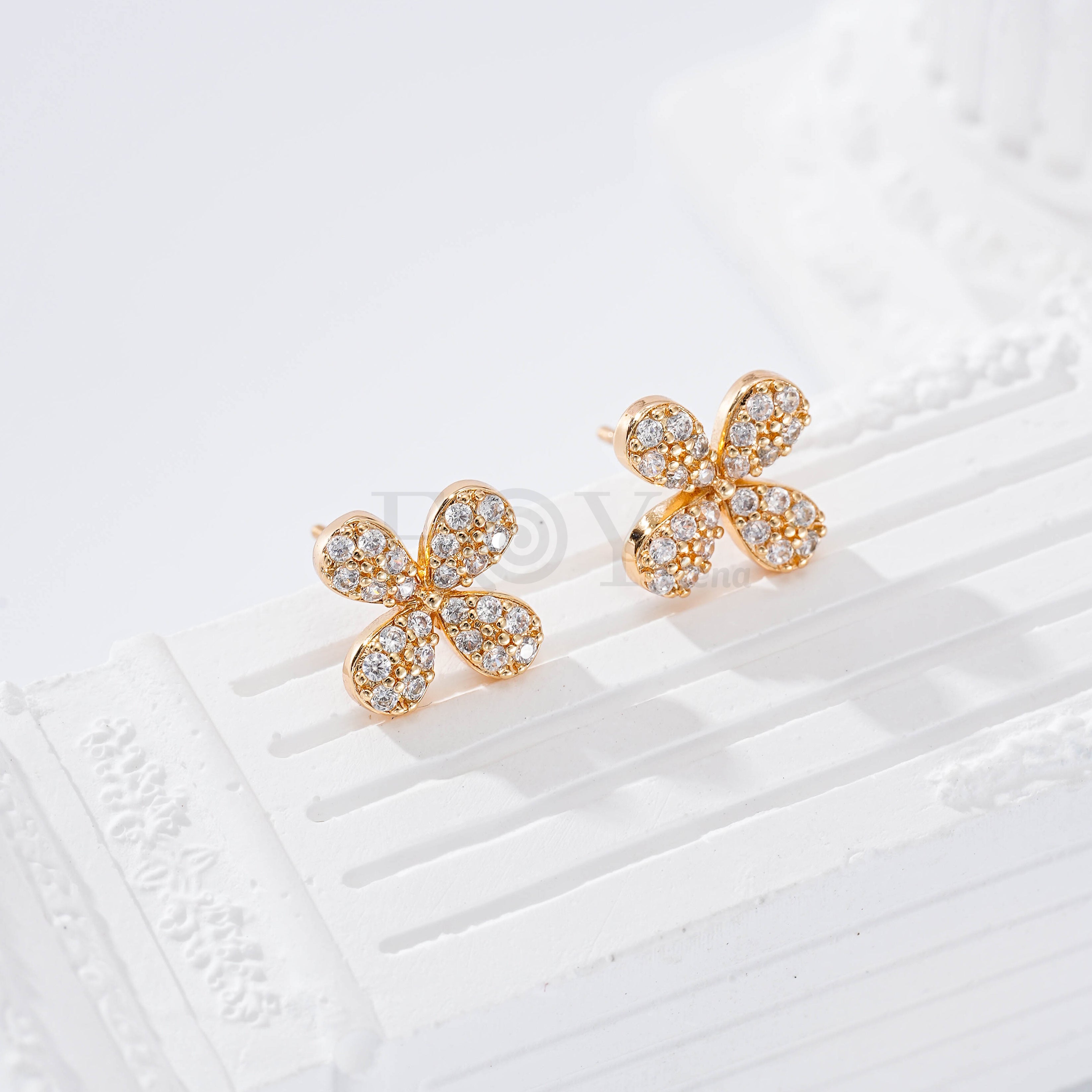 Pendientes flor circonitas goldfield