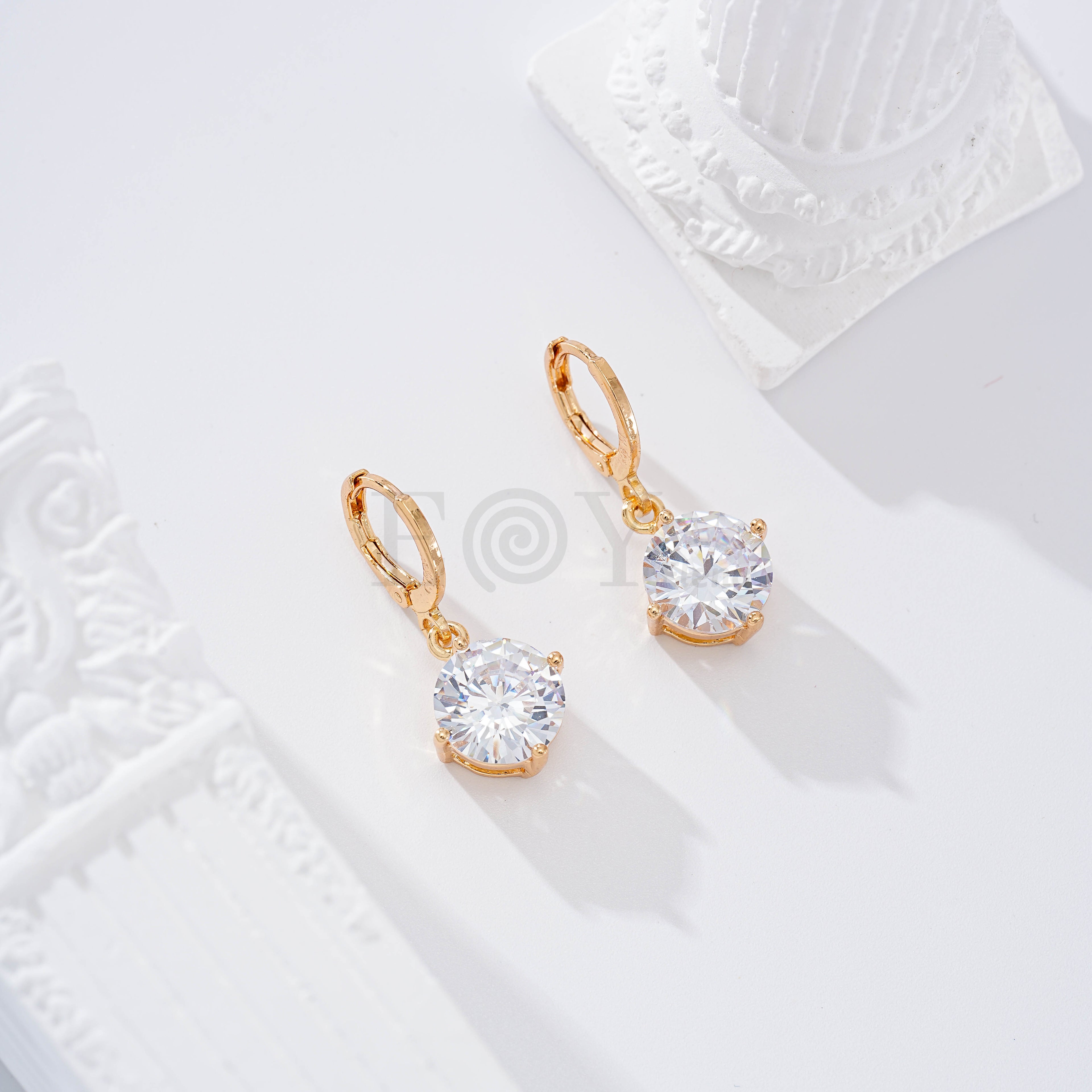 Pendientes de aro con circonita redonda goldfield