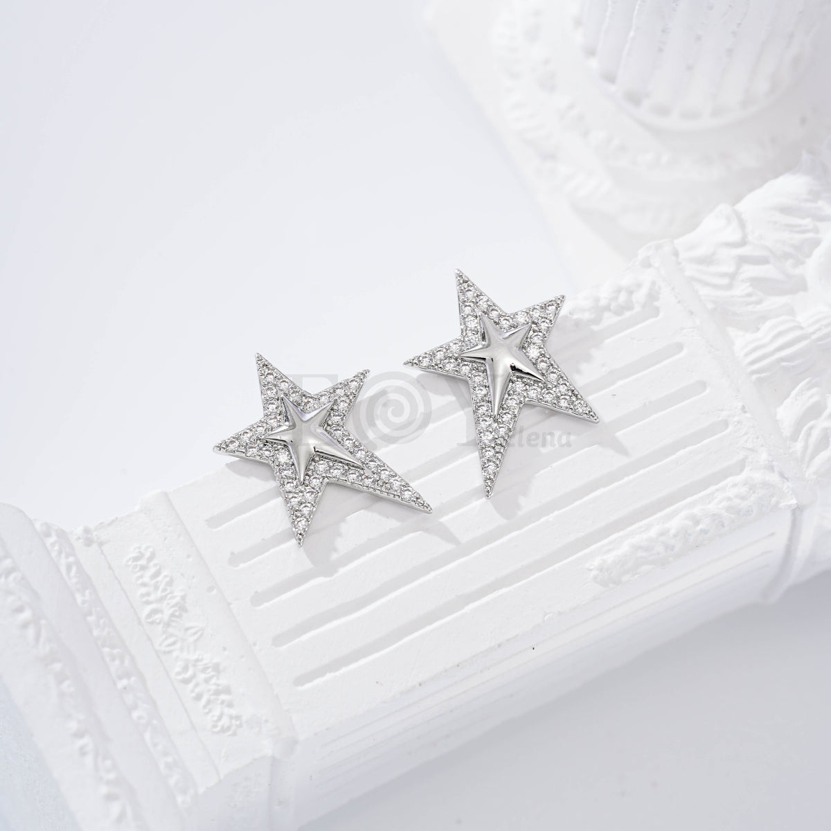 Pendiente estrella con circonitas gold-filled