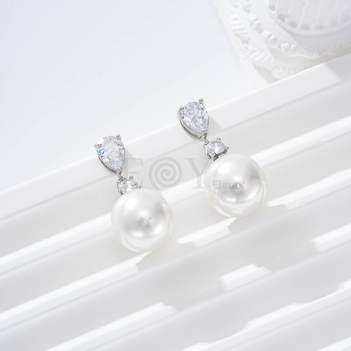 Pendientes circonita lágrima y perla gold-filled