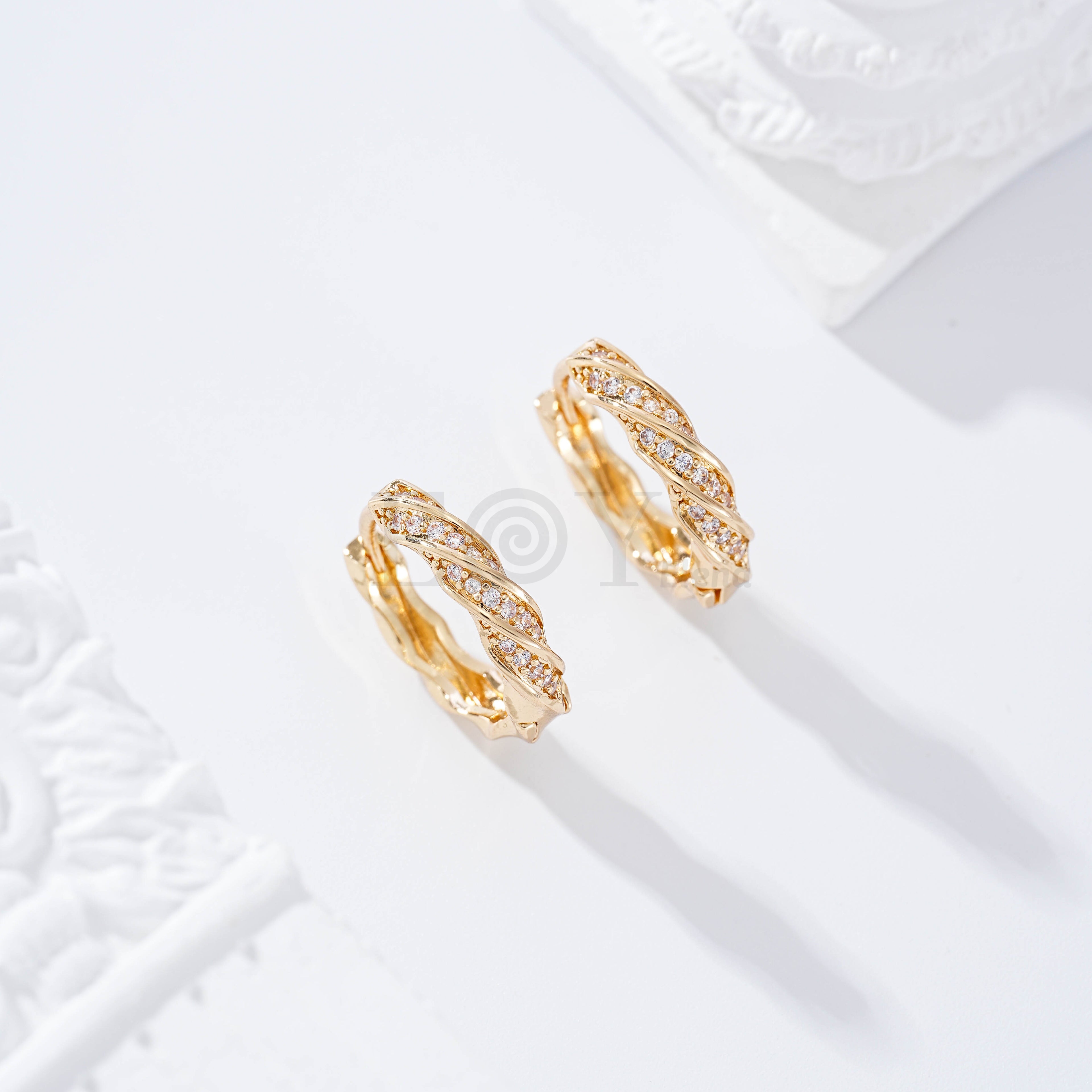 Aro con circonitas goldfield