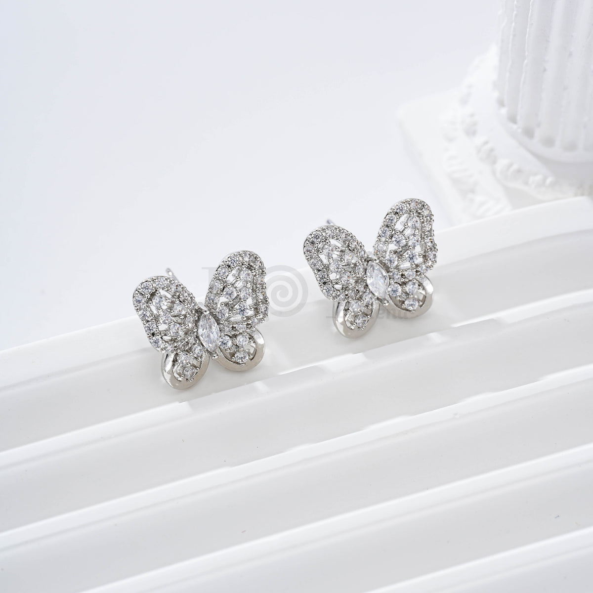 Pendientes mariposa circonitas gold-filled