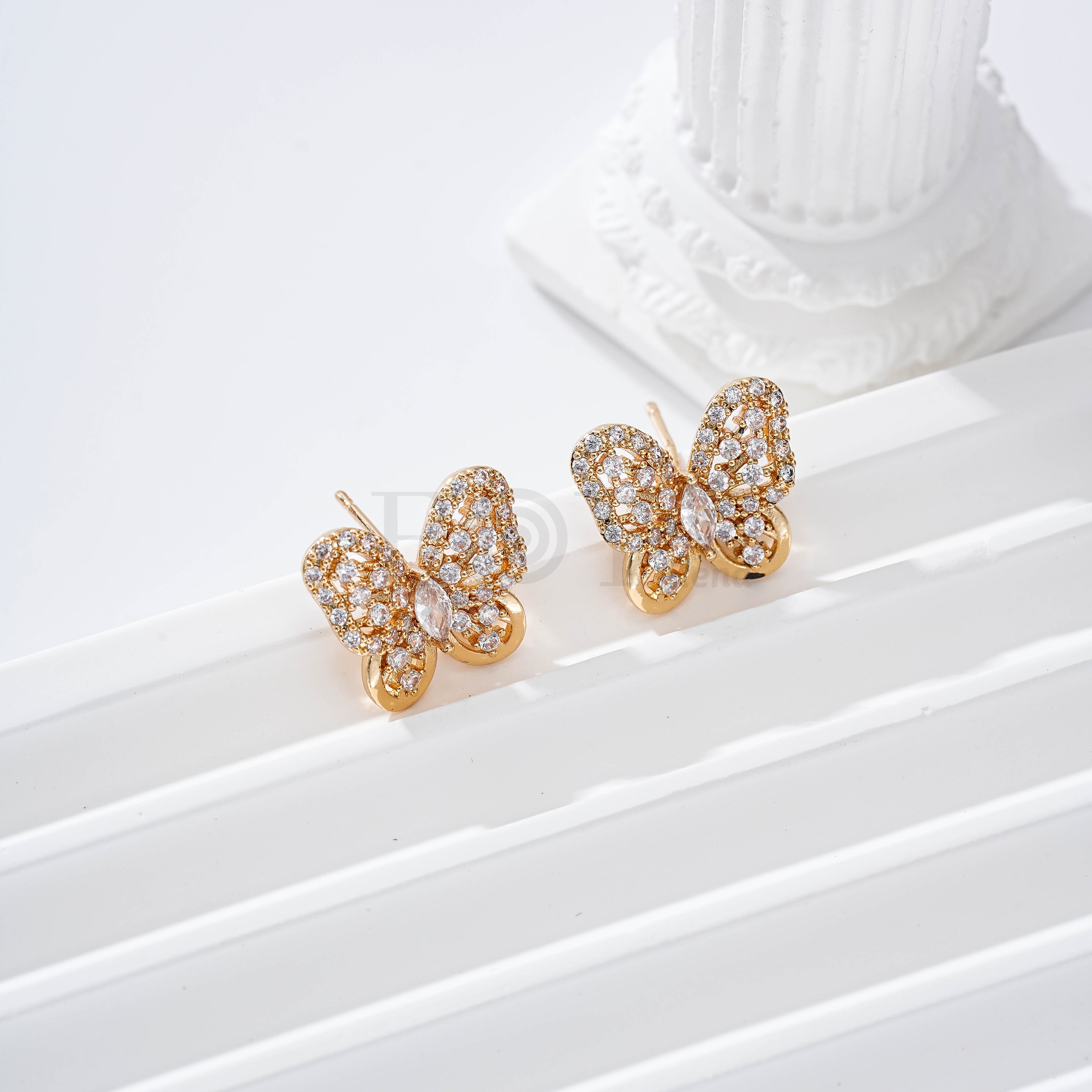 Pendientes mariposa circonitas goldfield