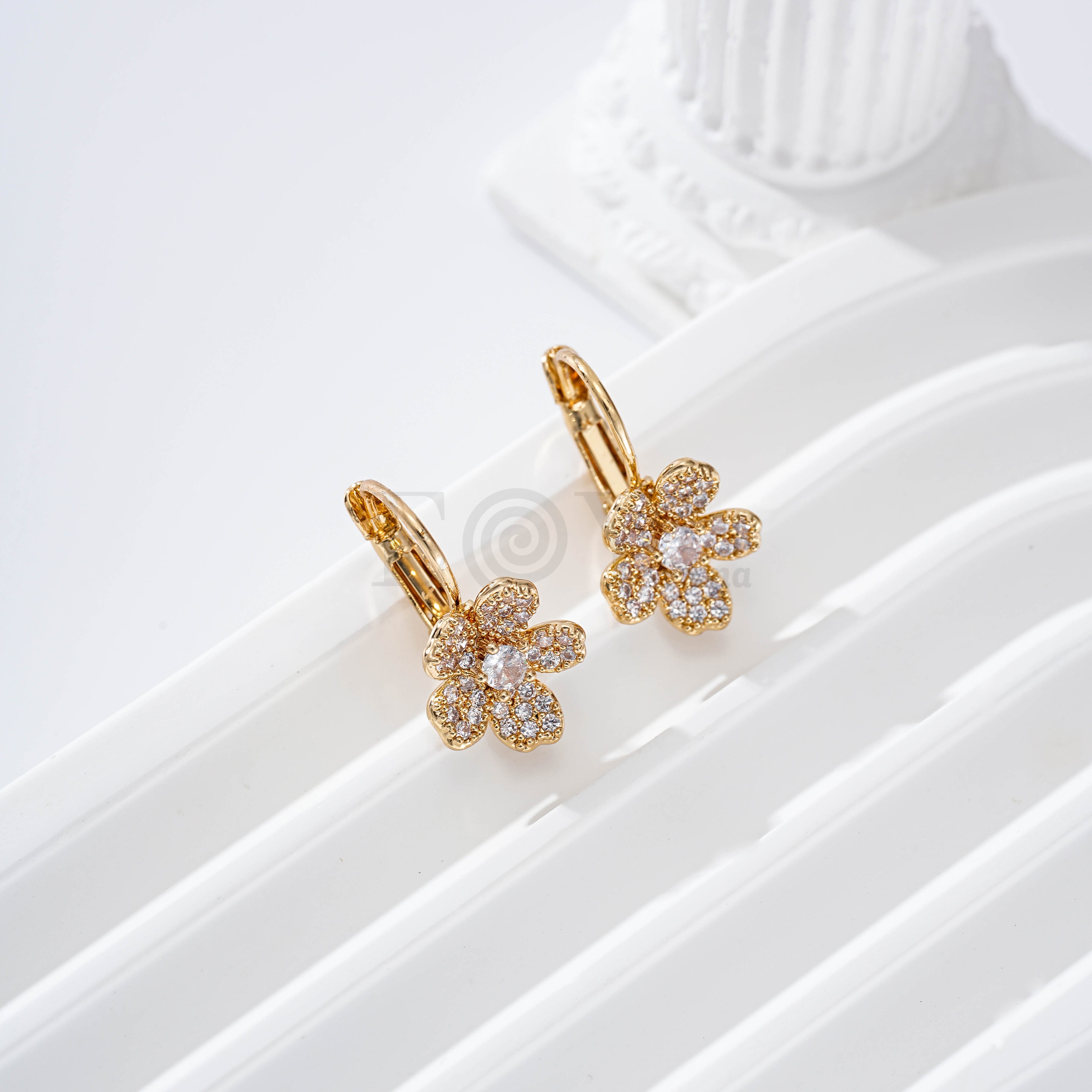 Aro con flor gold-filled
