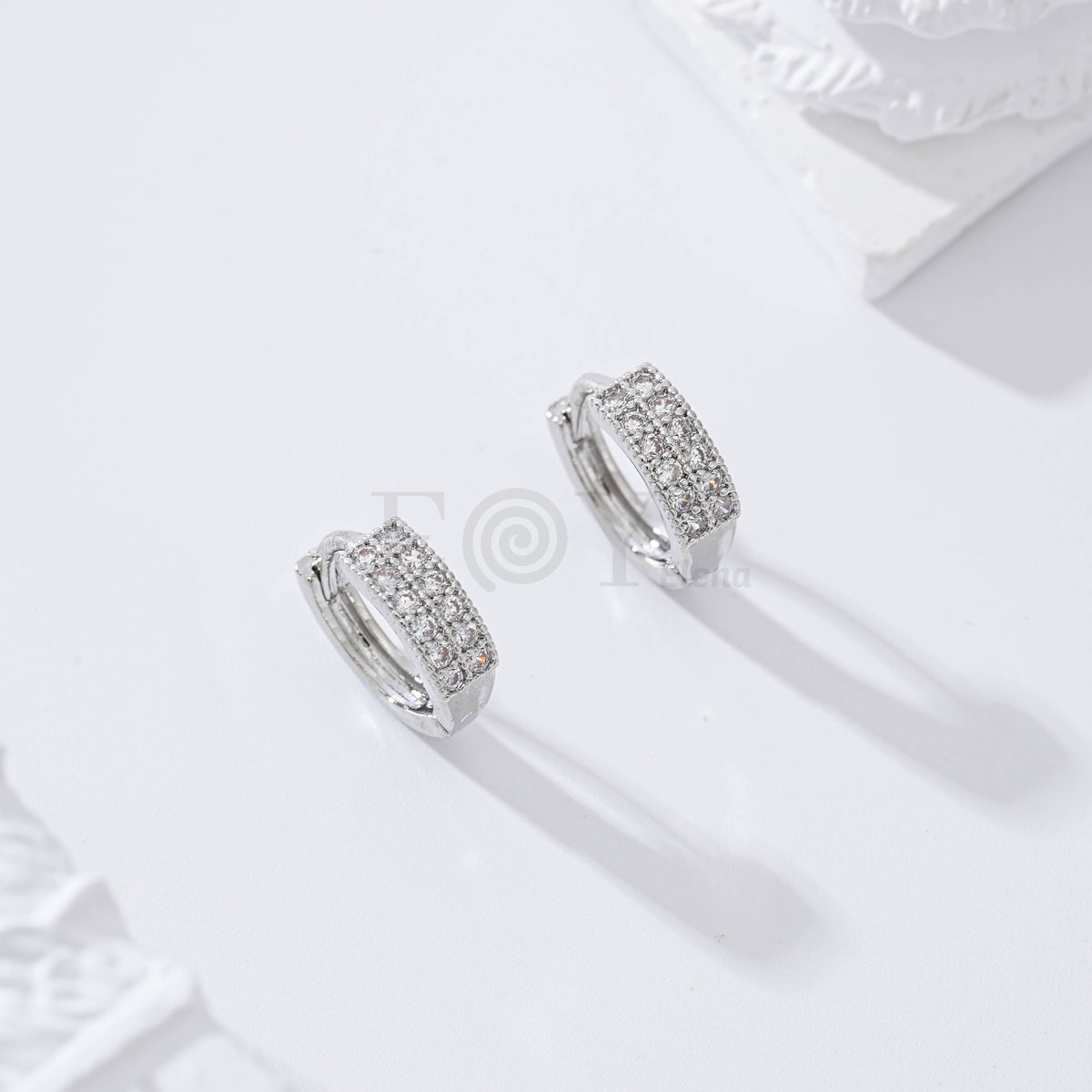 Gold-filled zirconia hoop